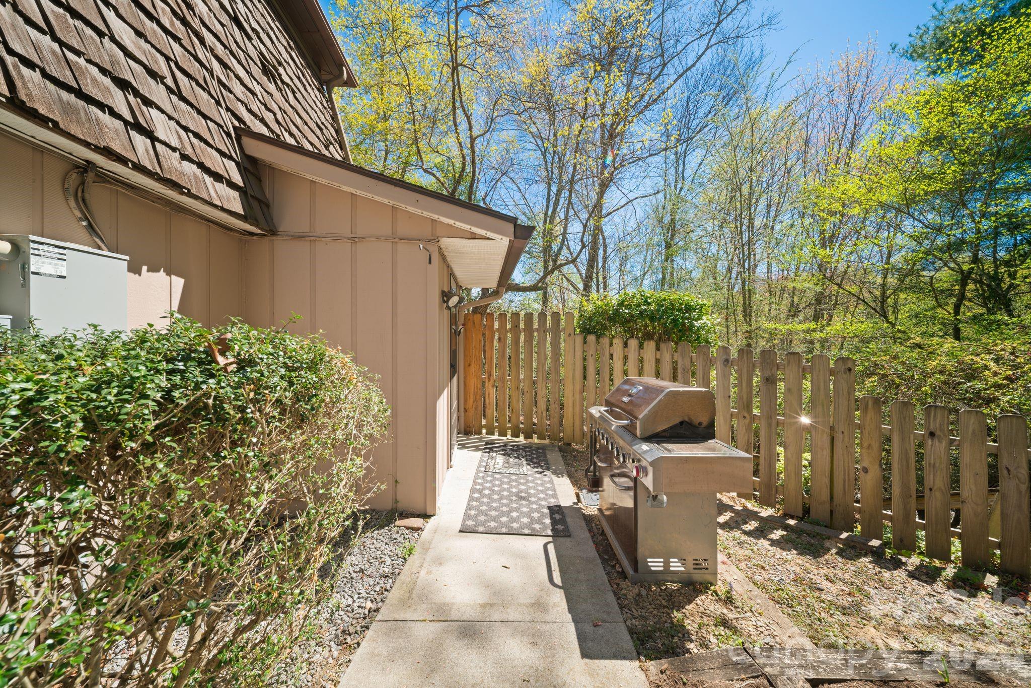 363 S Sequoyah Lane — Brevard