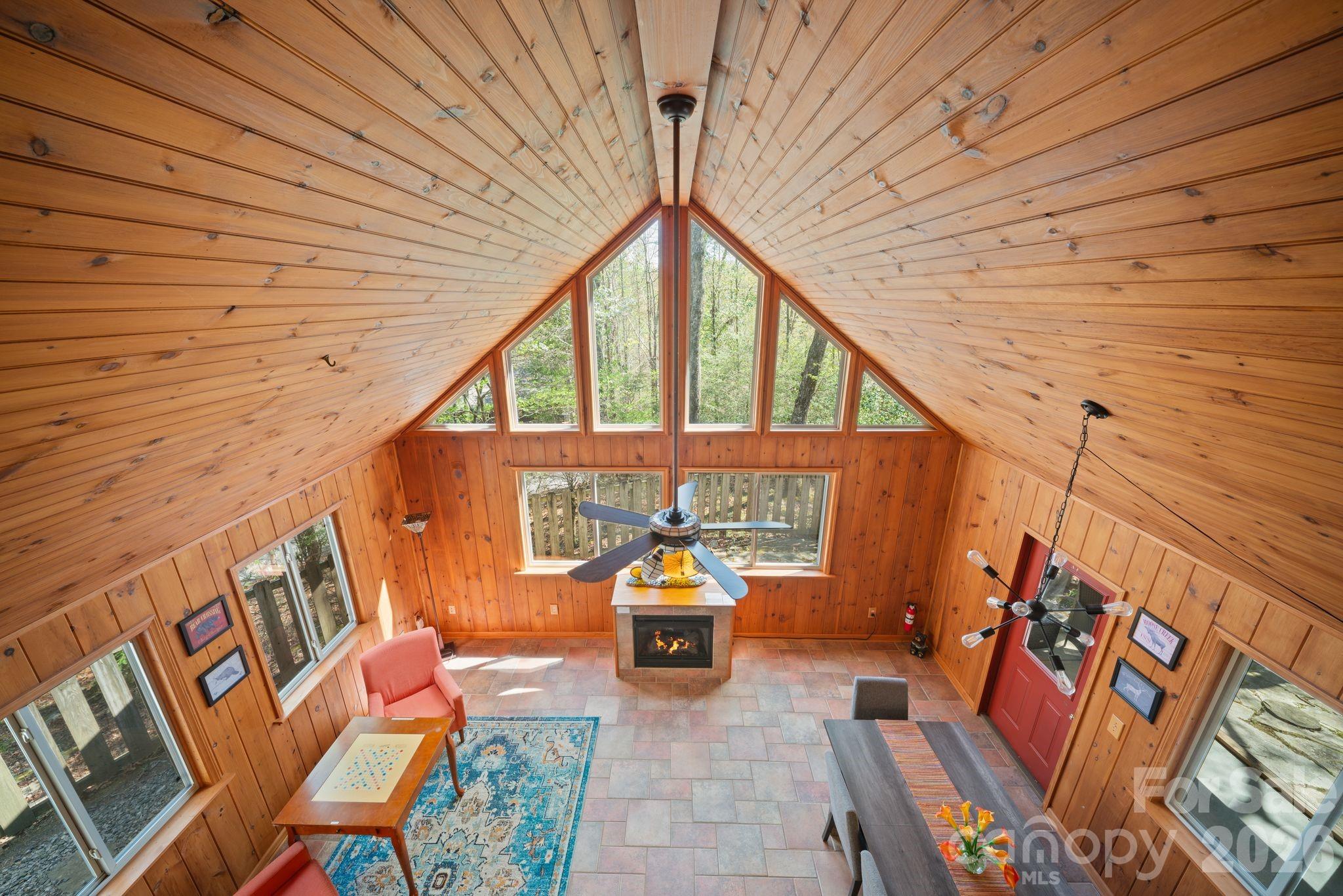 363 S Sequoyah Lane — Brevard