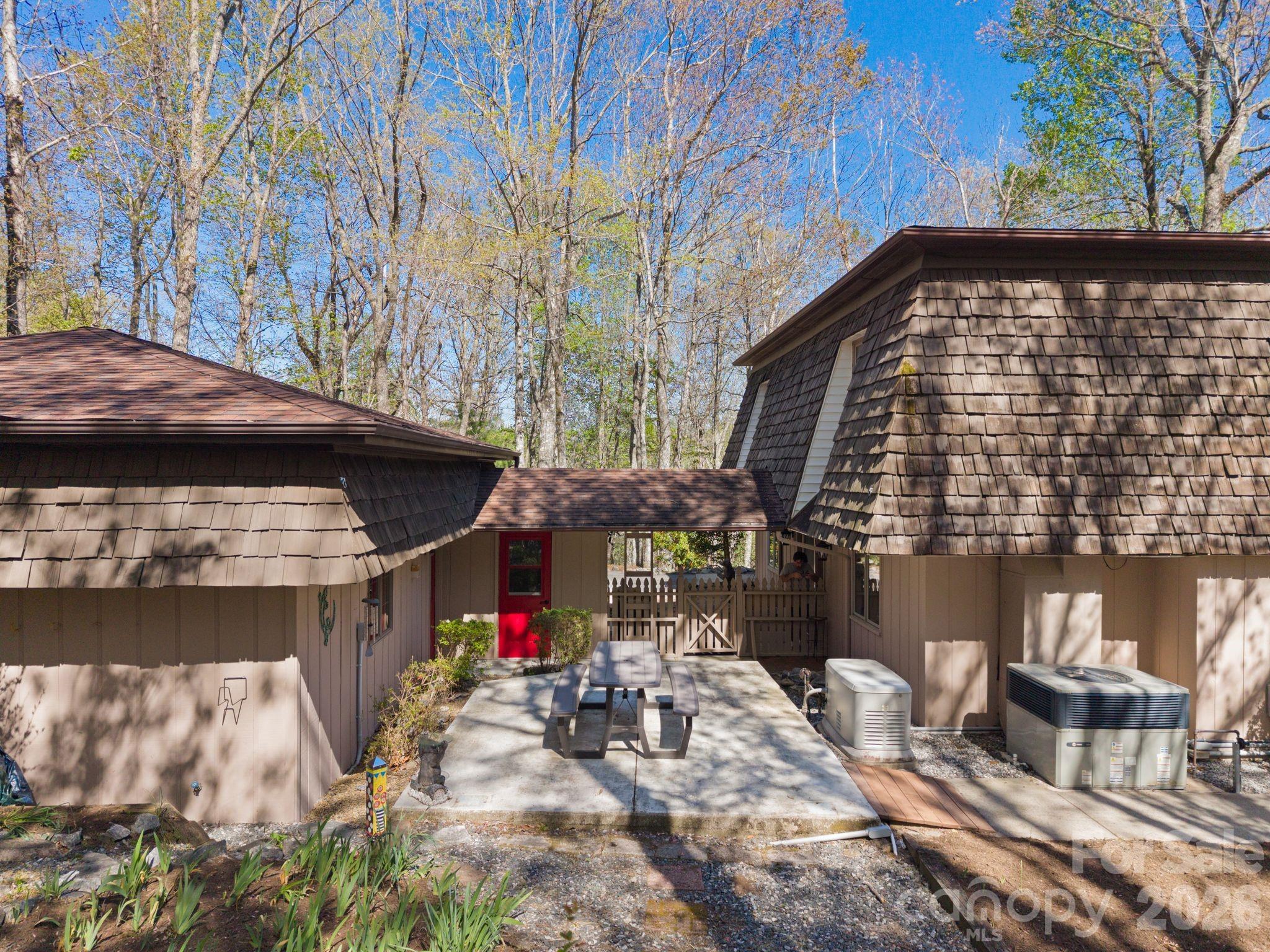 363 S Sequoyah Lane — Brevard