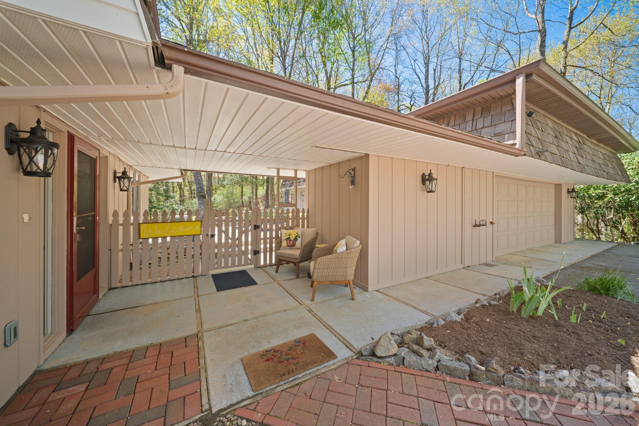363 S Sequoyah Lane — Brevard