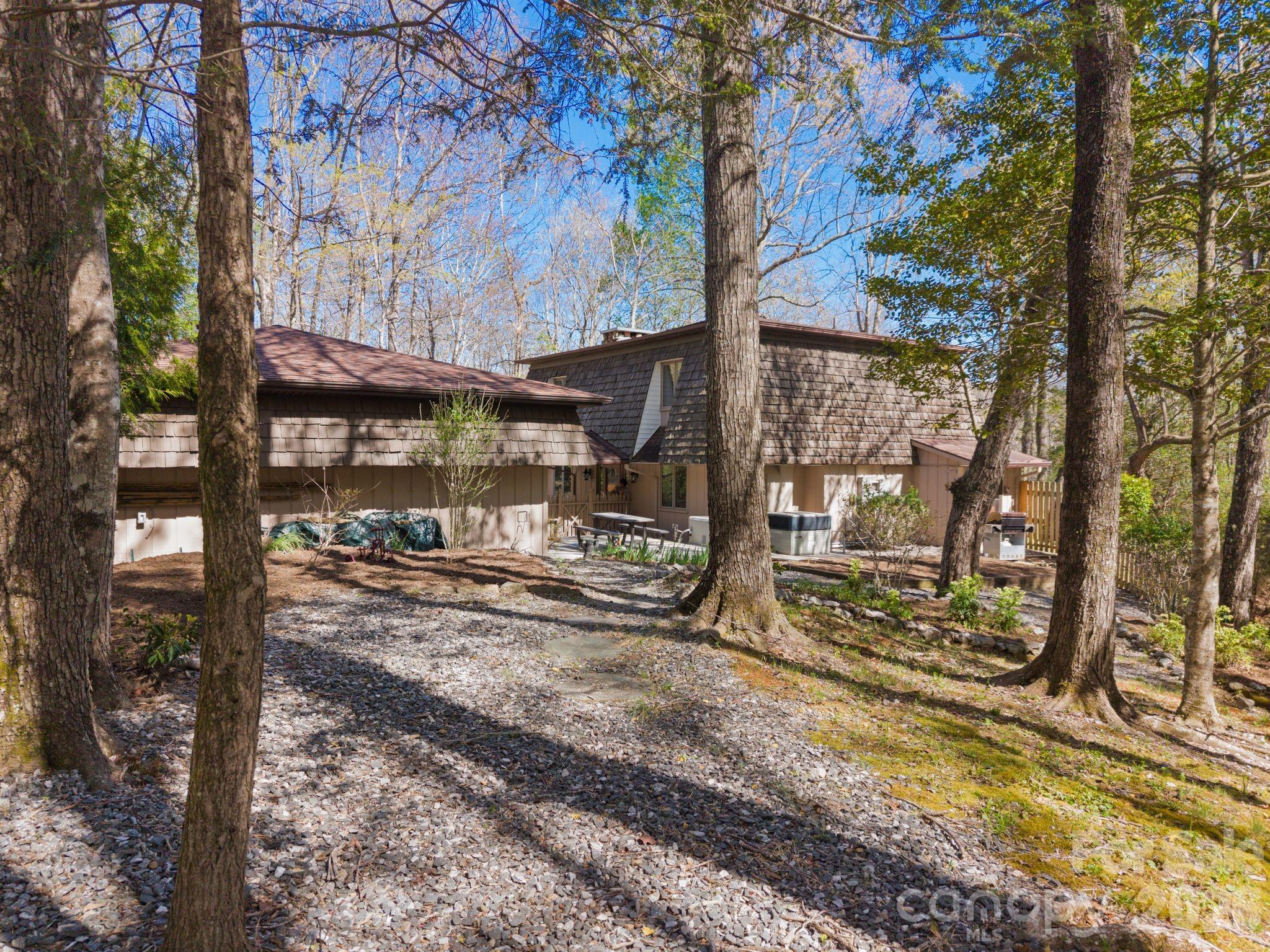 363 S Sequoyah Lane — Brevard
