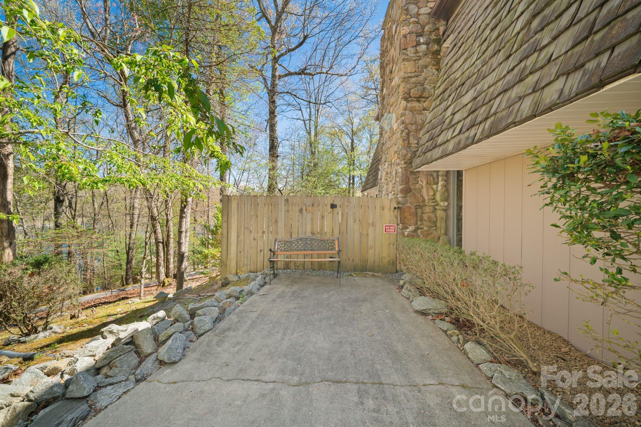 363 S Sequoyah Lane — Brevard