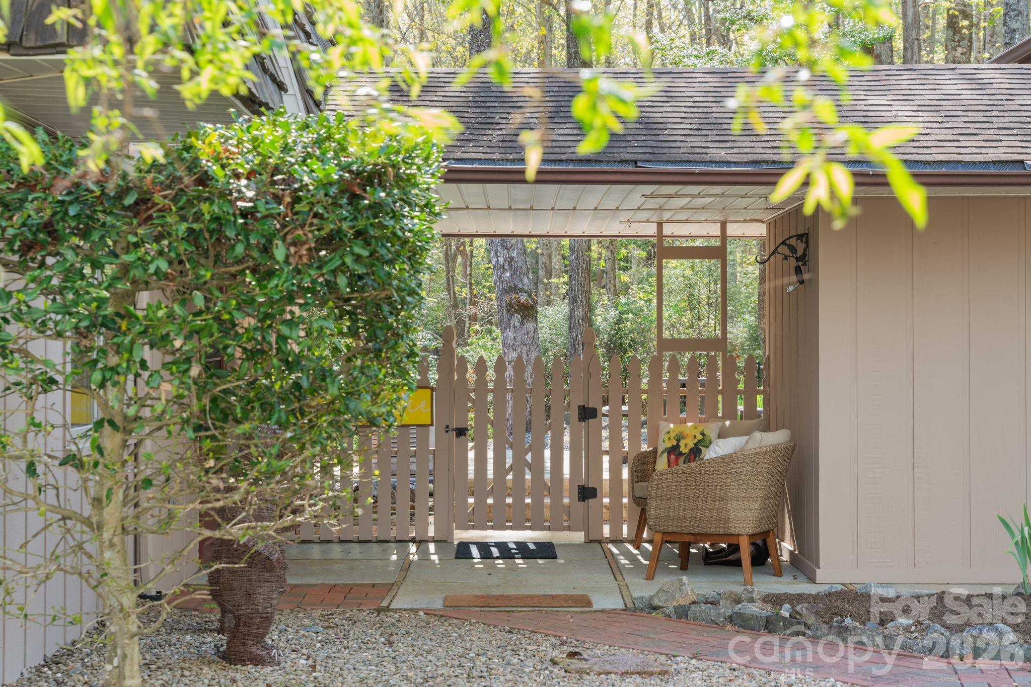 363 S Sequoyah Lane — Brevard