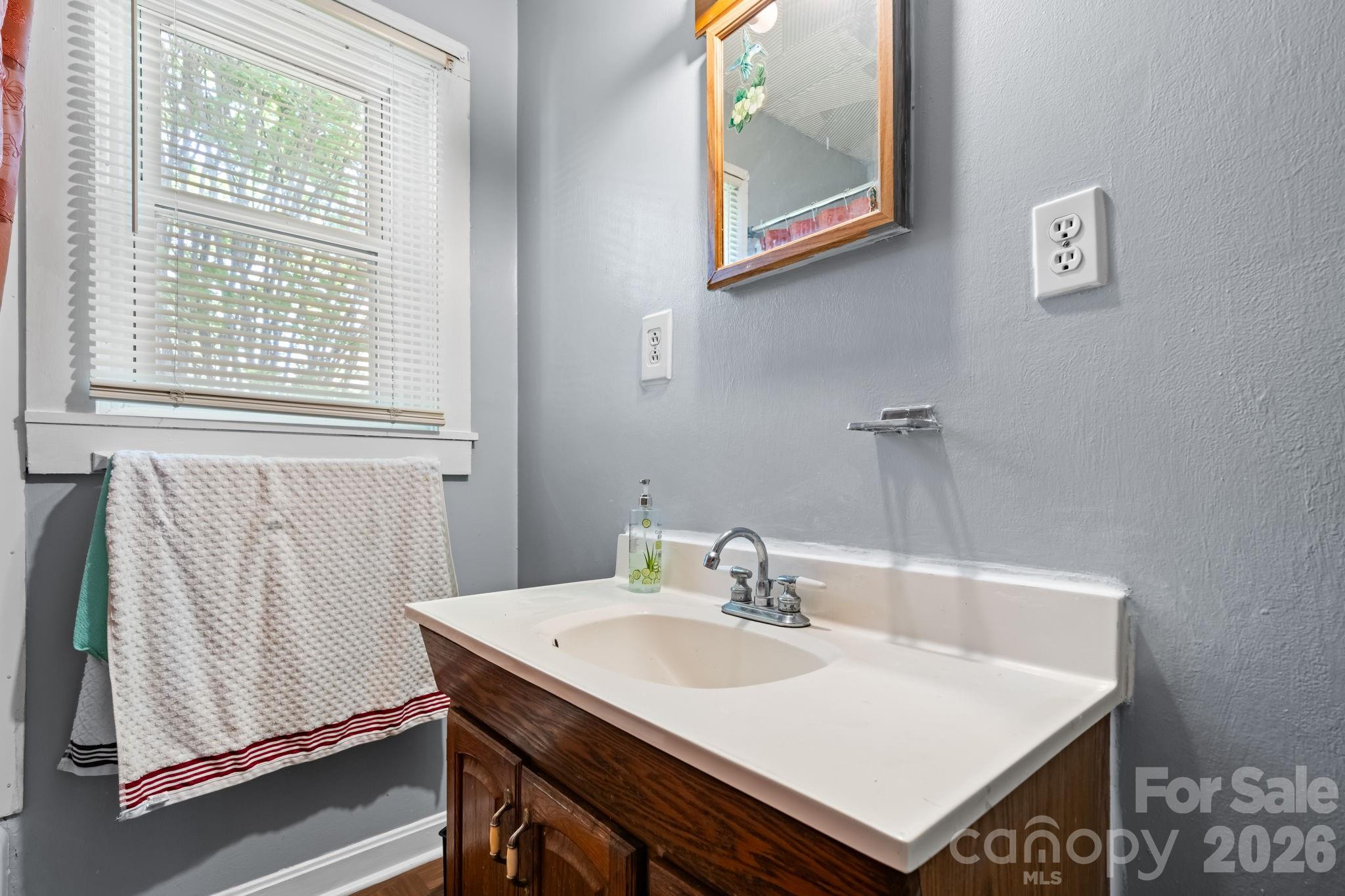 24 Midway Street — Granite Falls