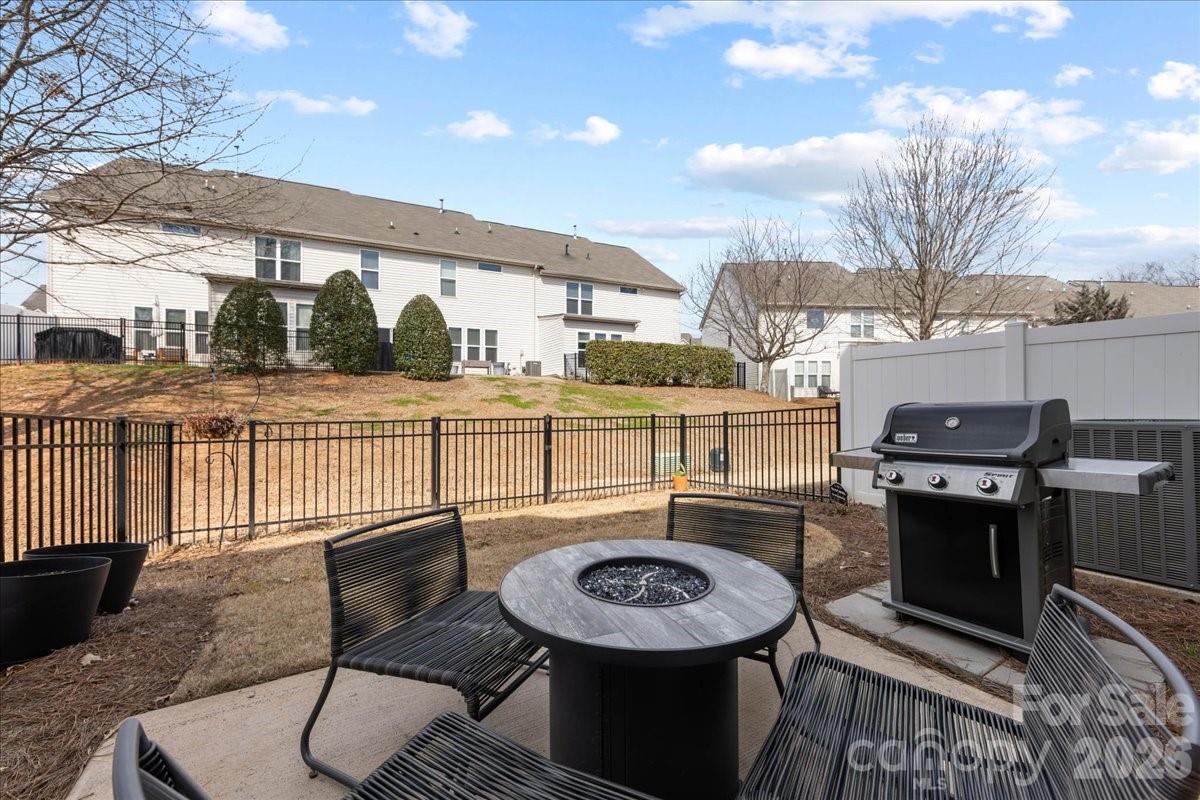 2434 Royal York Avenue — Charlotte