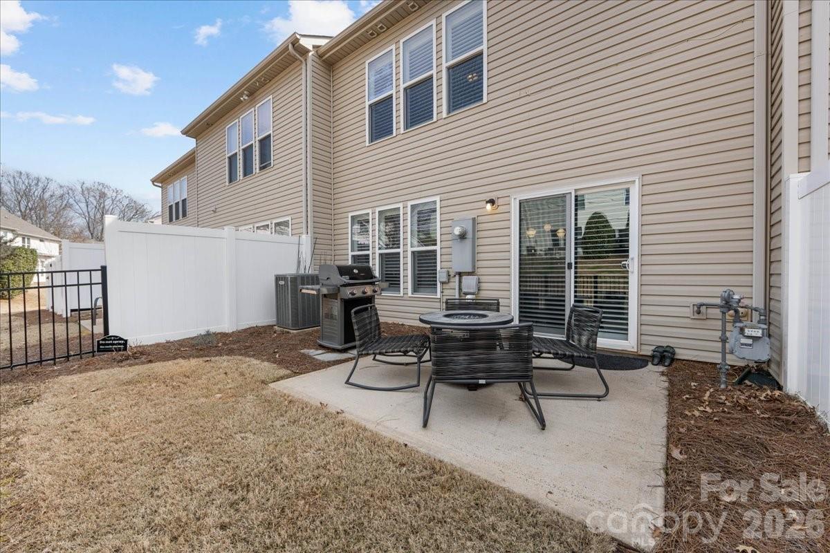 2434 Royal York Avenue — Charlotte