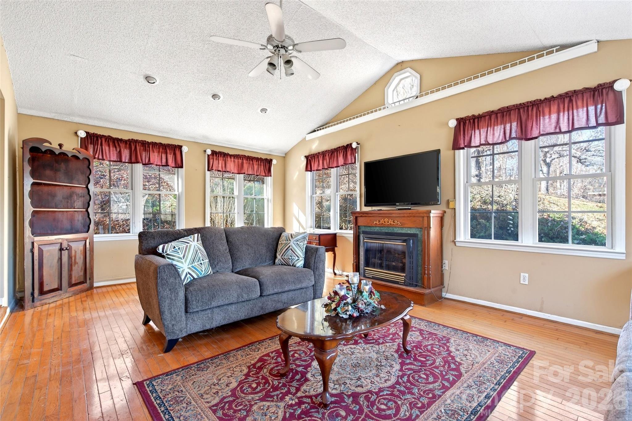 106 Chapel Street — Spruce Pine