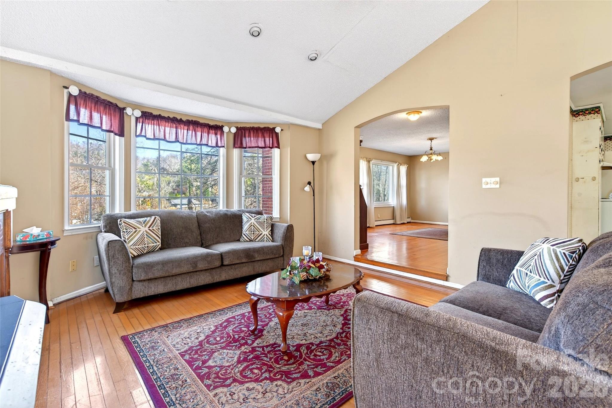 106 Chapel Street — Spruce Pine