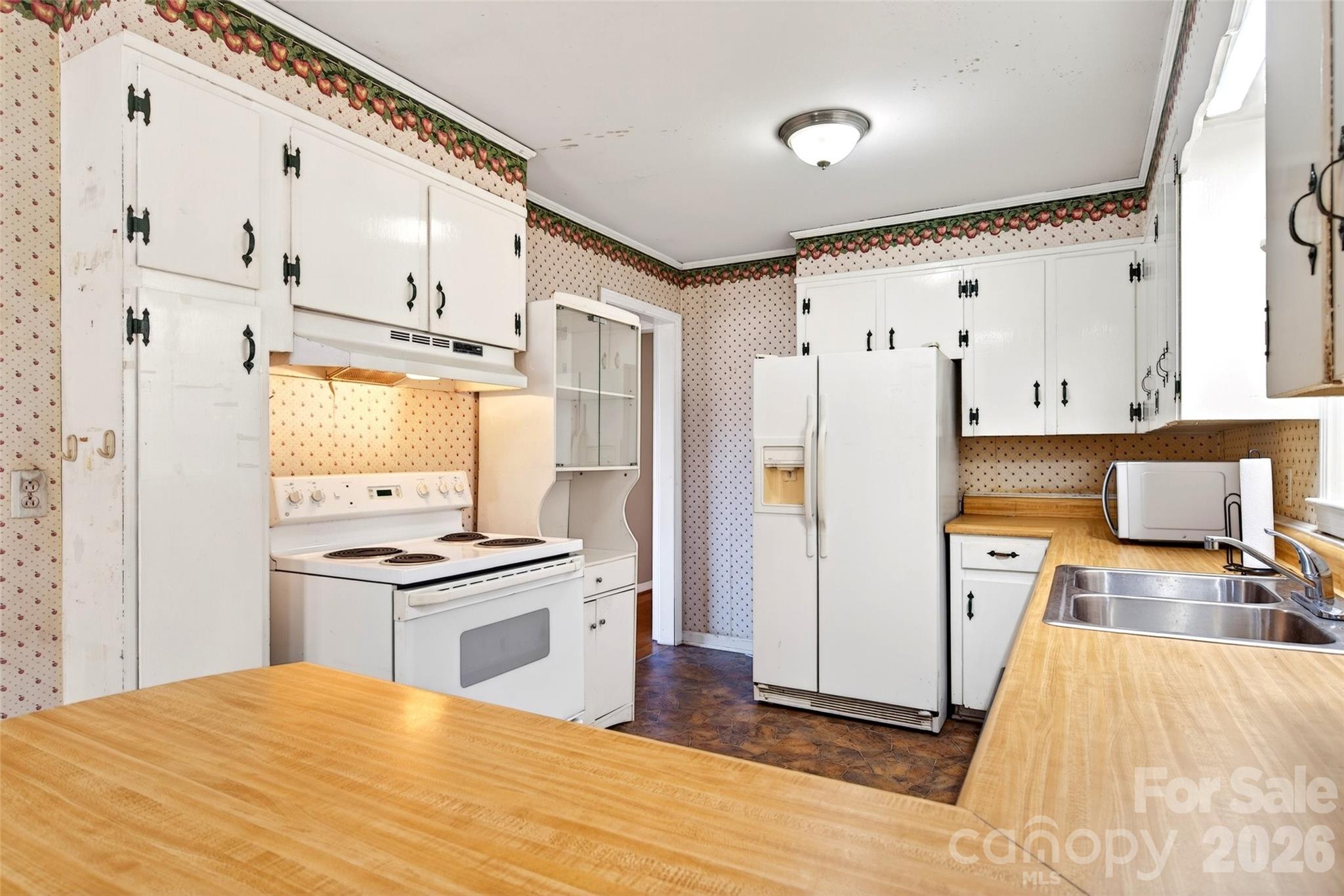 106 Chapel Street — Spruce Pine