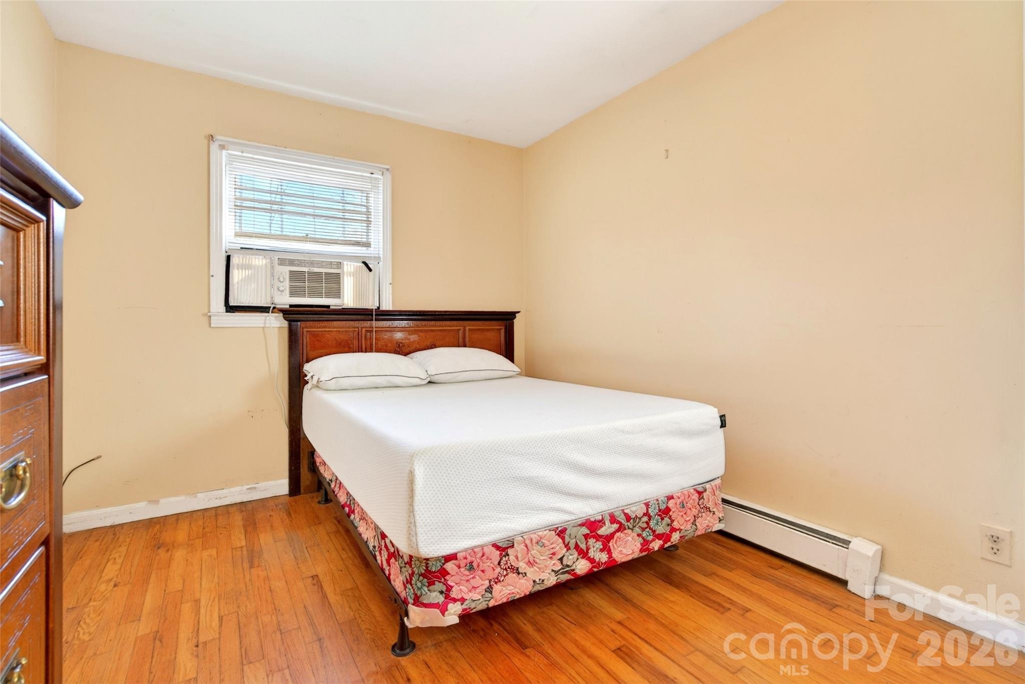 106 Chapel Street — Spruce Pine