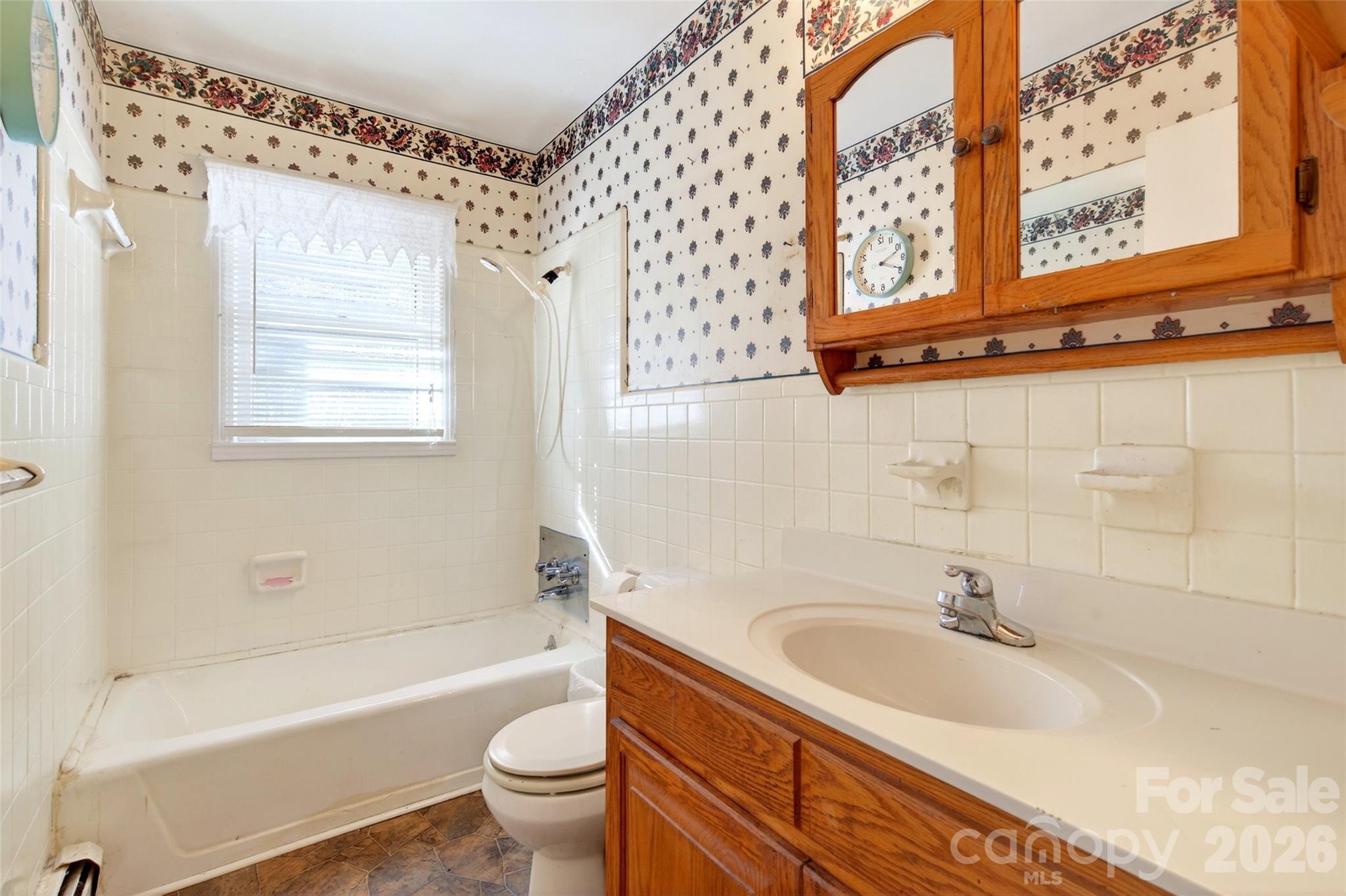 106 Chapel Street — Spruce Pine