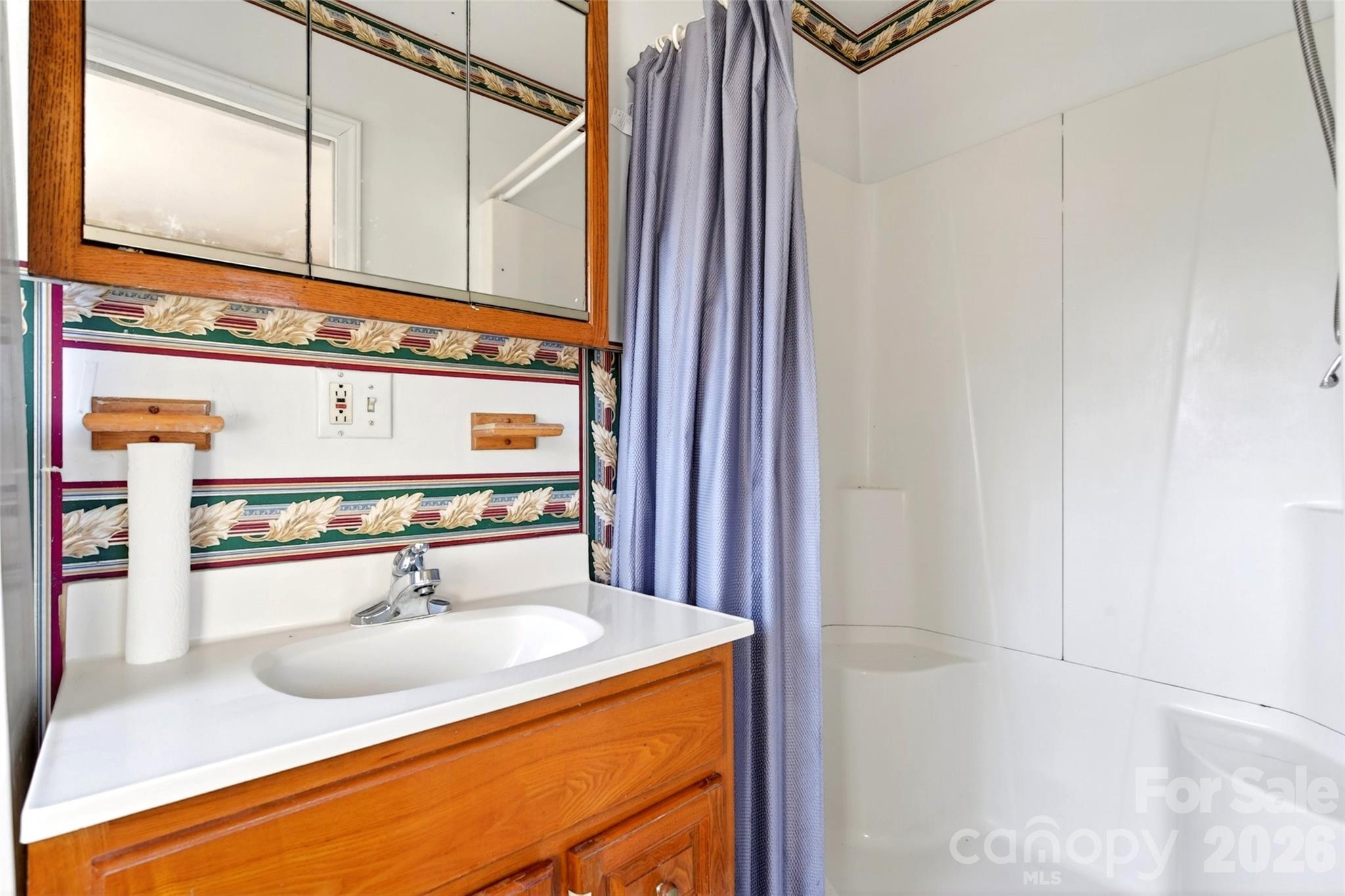 106 Chapel Street — Spruce Pine