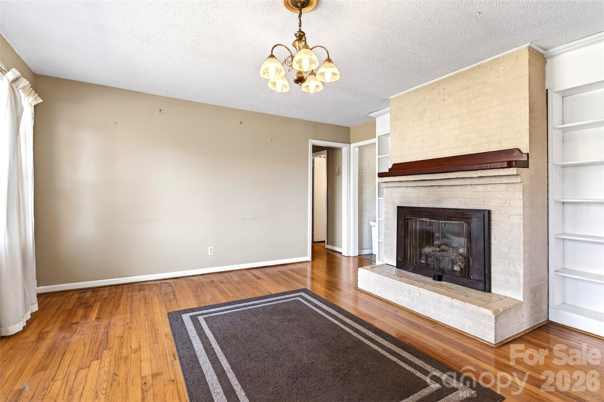106 Chapel Street — Spruce Pine