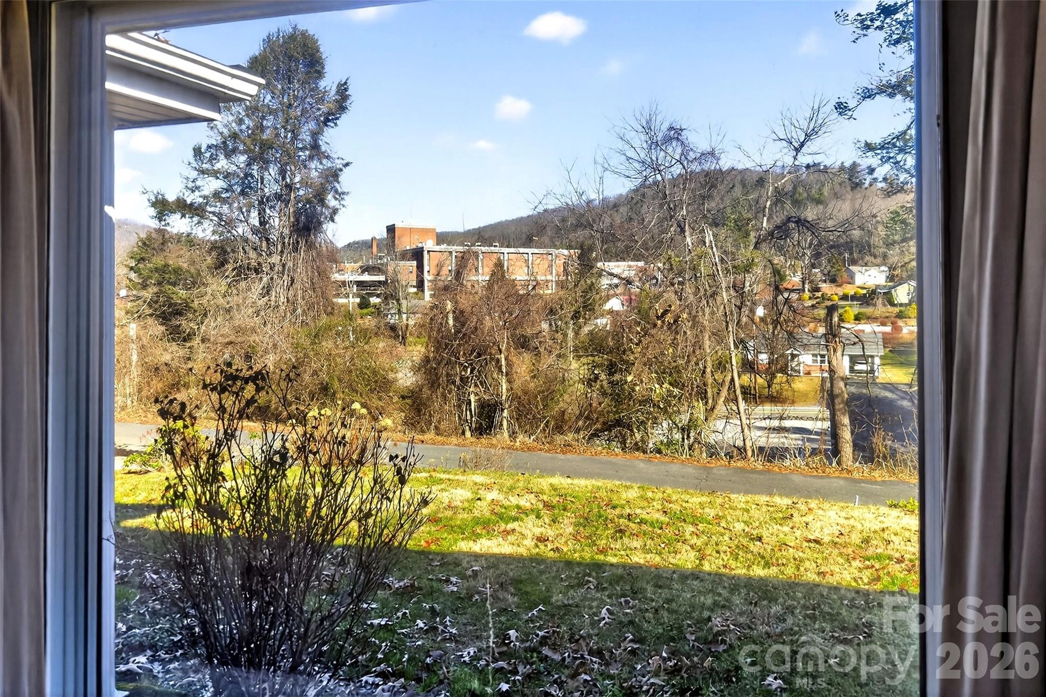106 Chapel Street — Spruce Pine