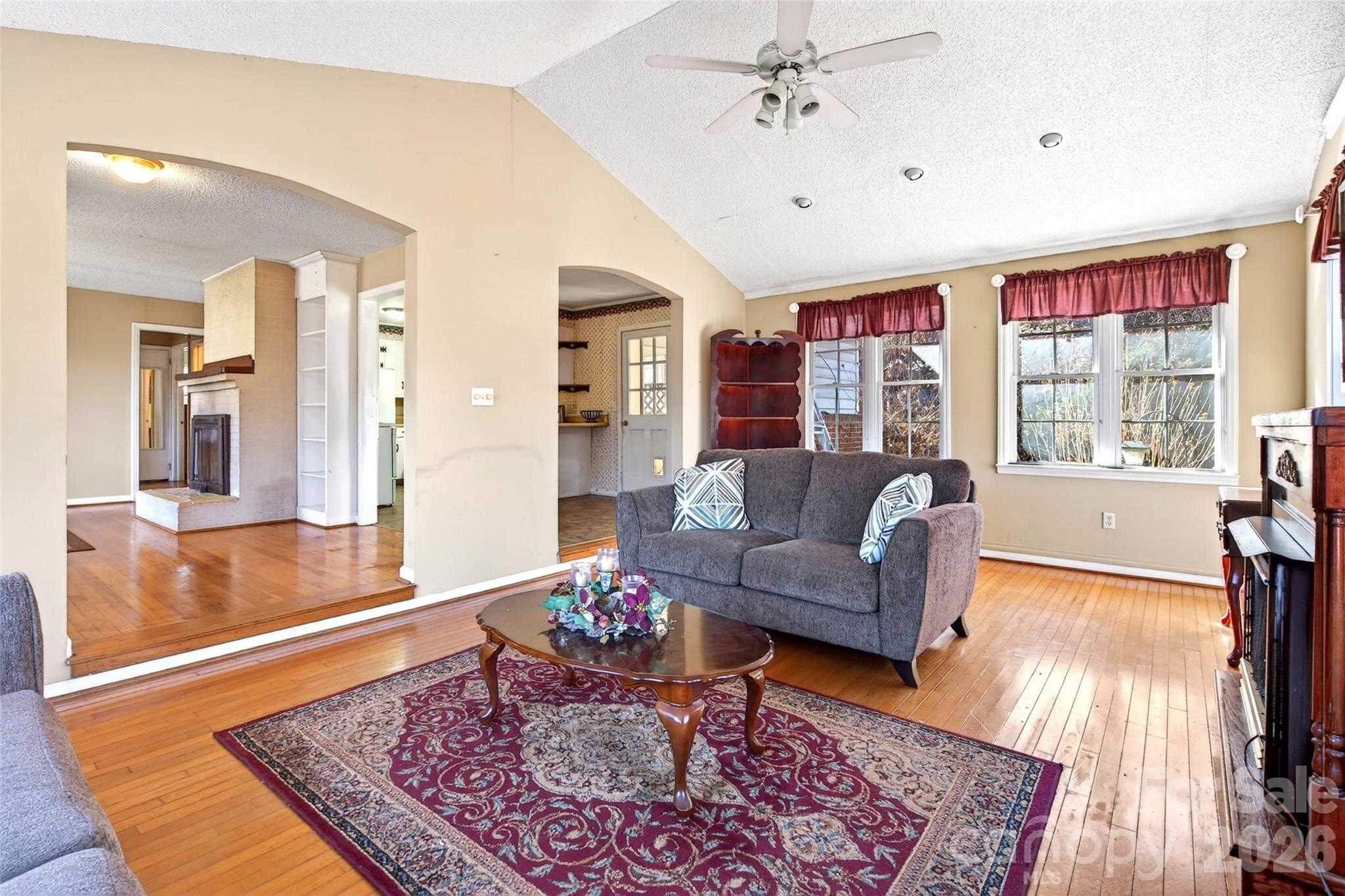 106 Chapel Street — Spruce Pine