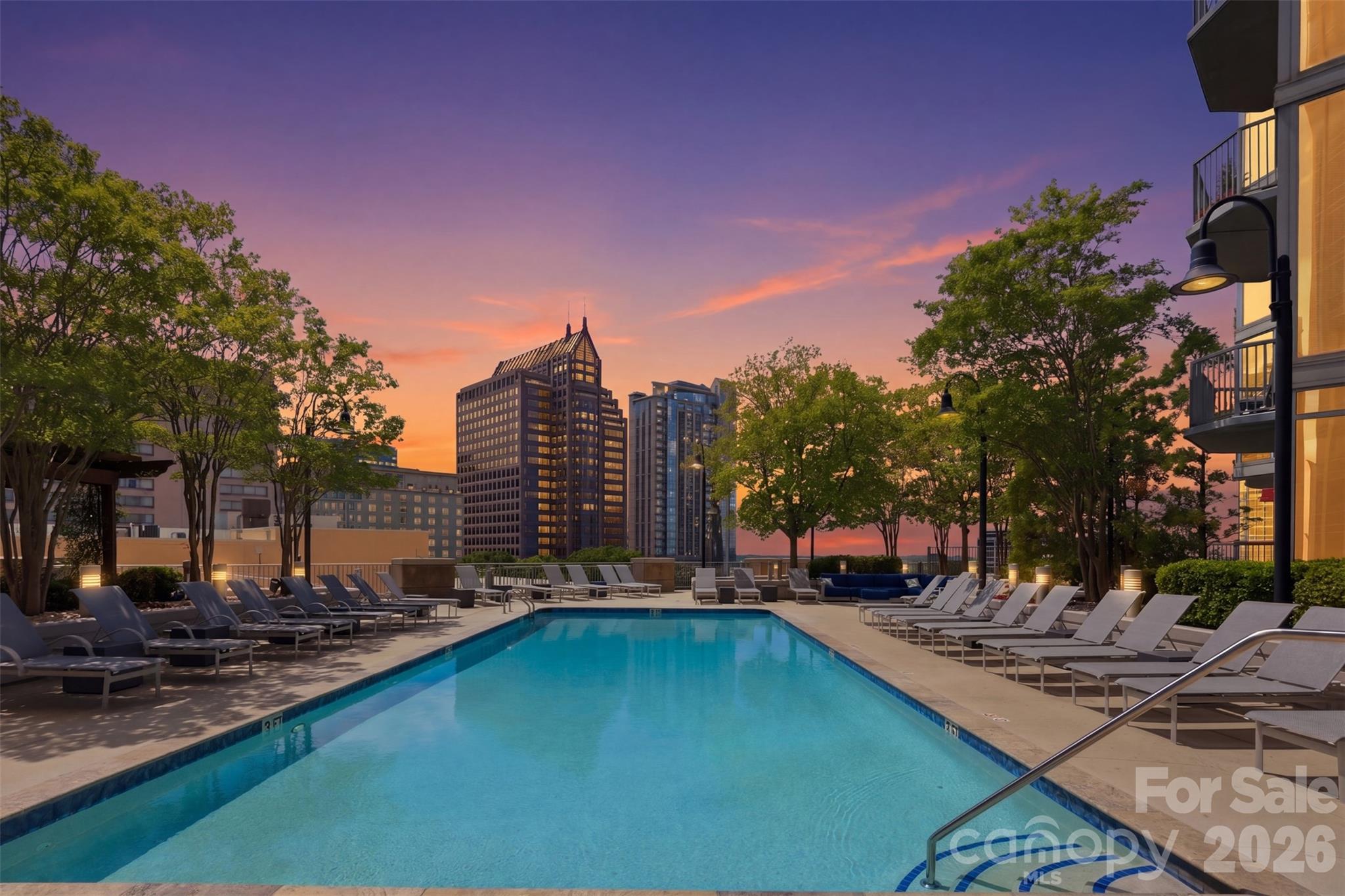 210 N Church Street #1807 — Charlotte