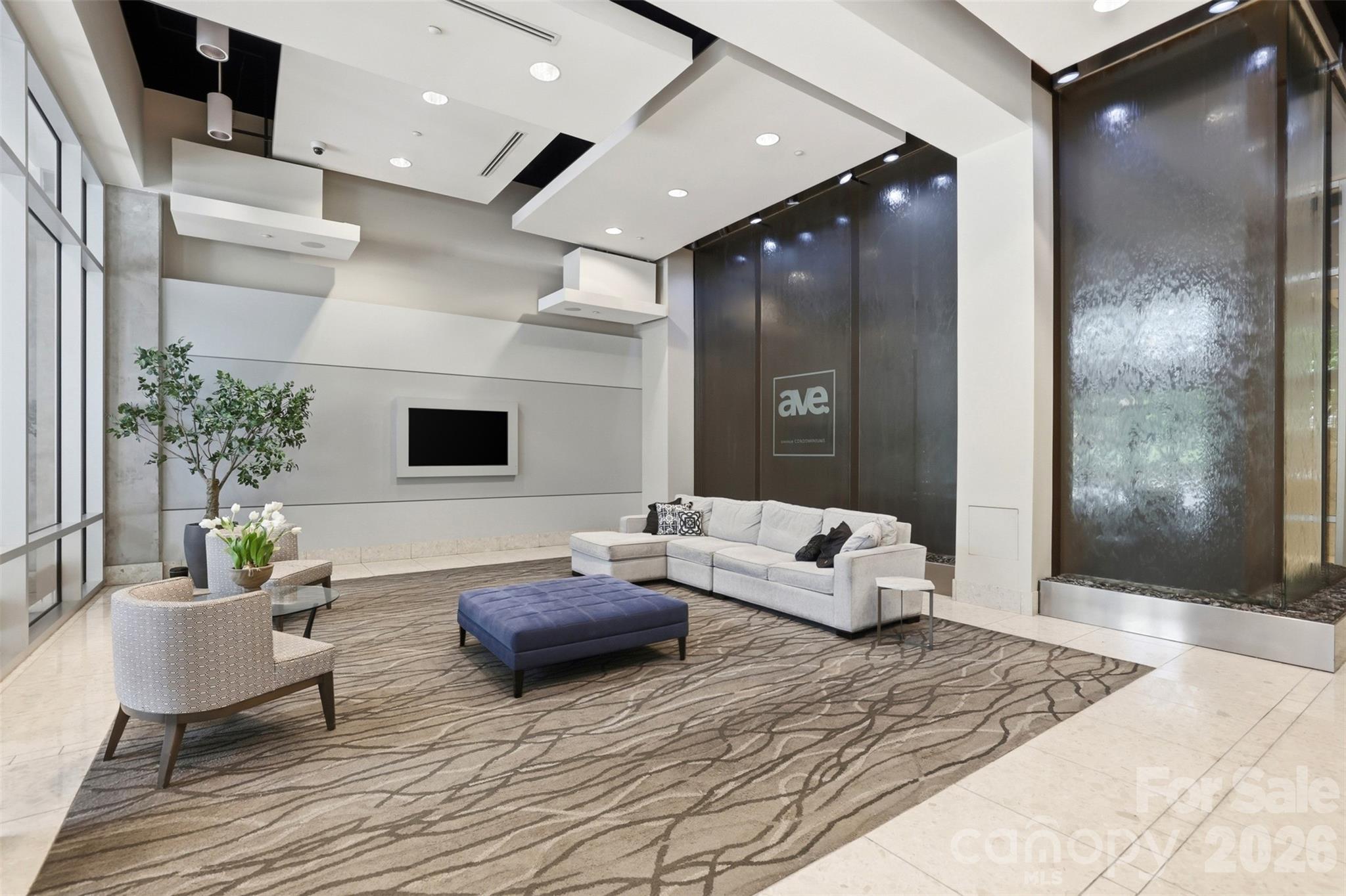 210 N Church Street #1807 — Charlotte