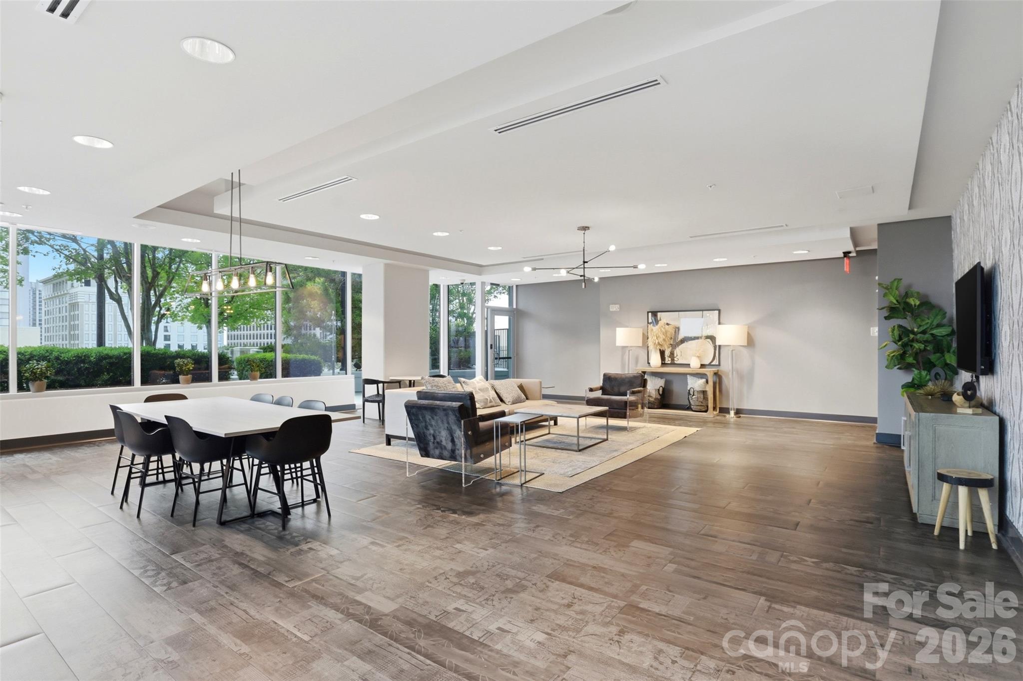 210 N Church Street #1807 — Charlotte