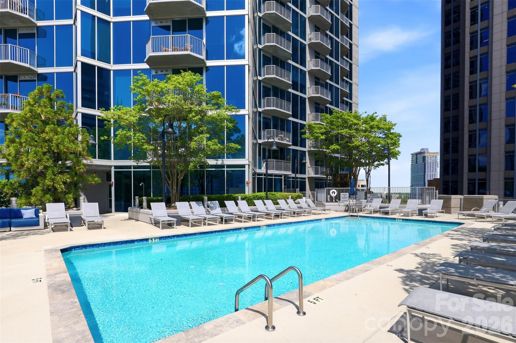 210 N Church Street #1807 — Charlotte