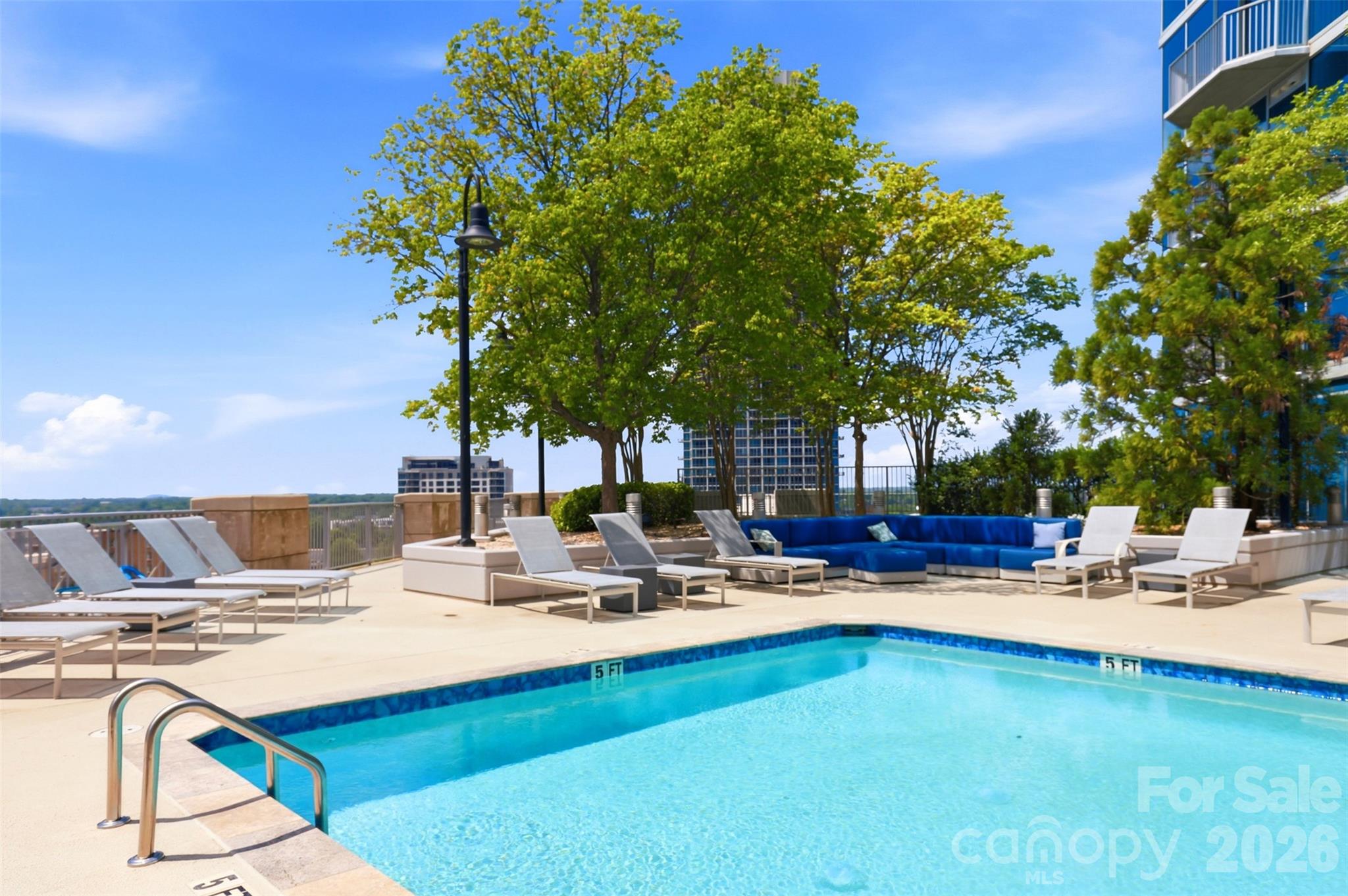 210 N Church Street #1807 — Charlotte