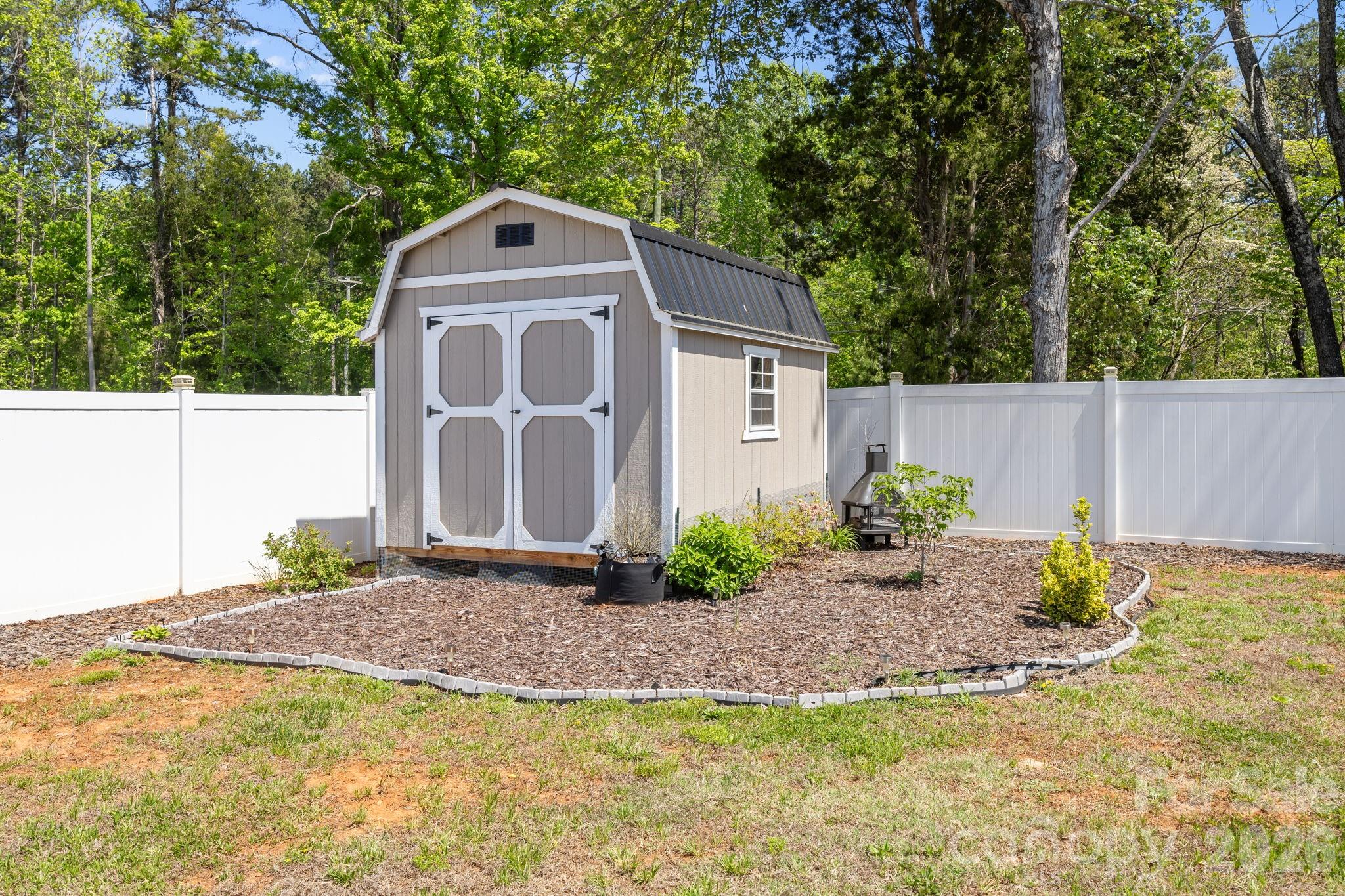 385 Olivia Court — Lexington