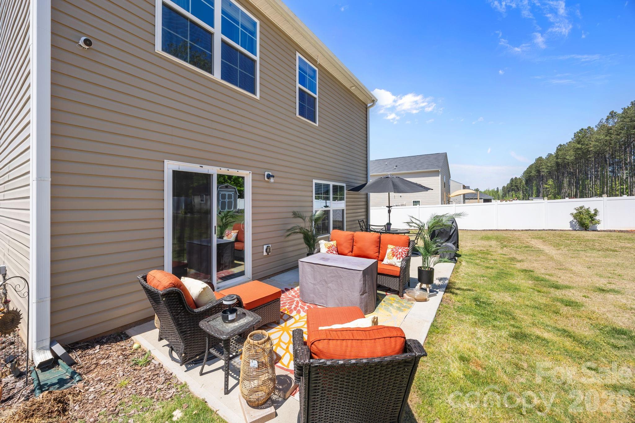 385 Olivia Court — Lexington