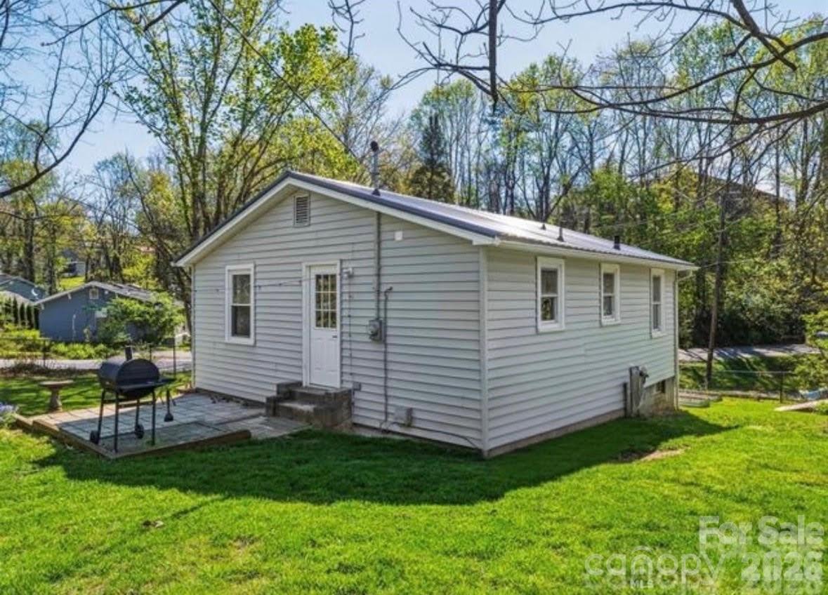 125 Lower Edgewood Road — Candler