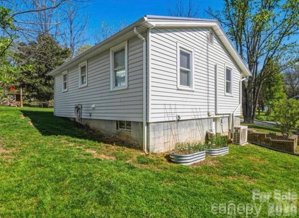 125 Lower Edgewood Road — Candler