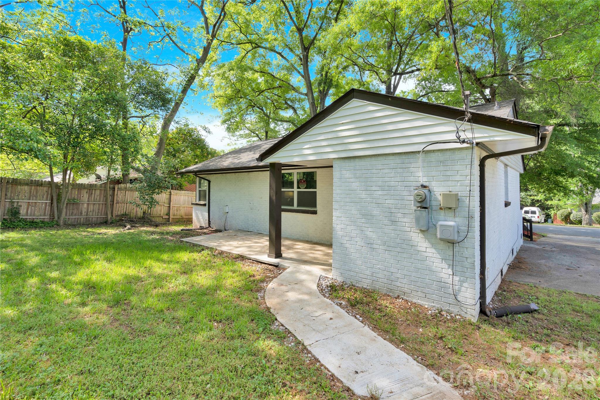 3300 Bonaire Drive — Charlotte