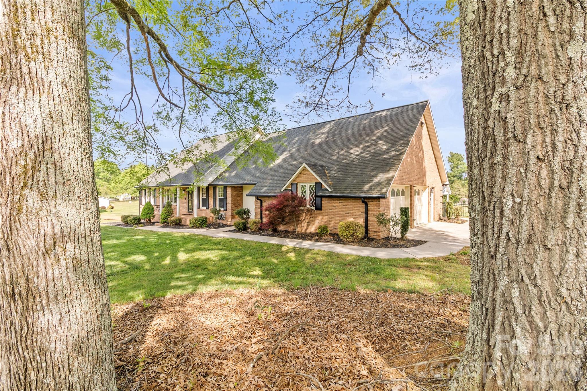 1178 NC 182 Highway — Lincolnton