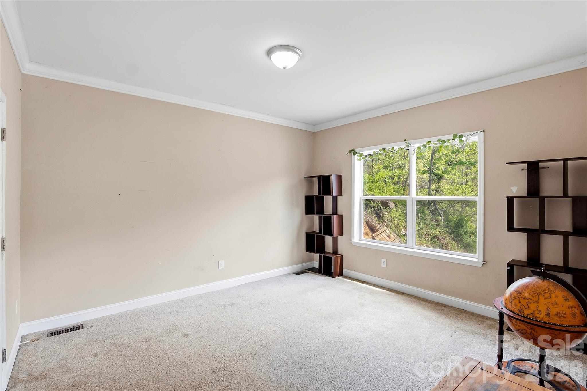 26 Brigman Road — Weaverville