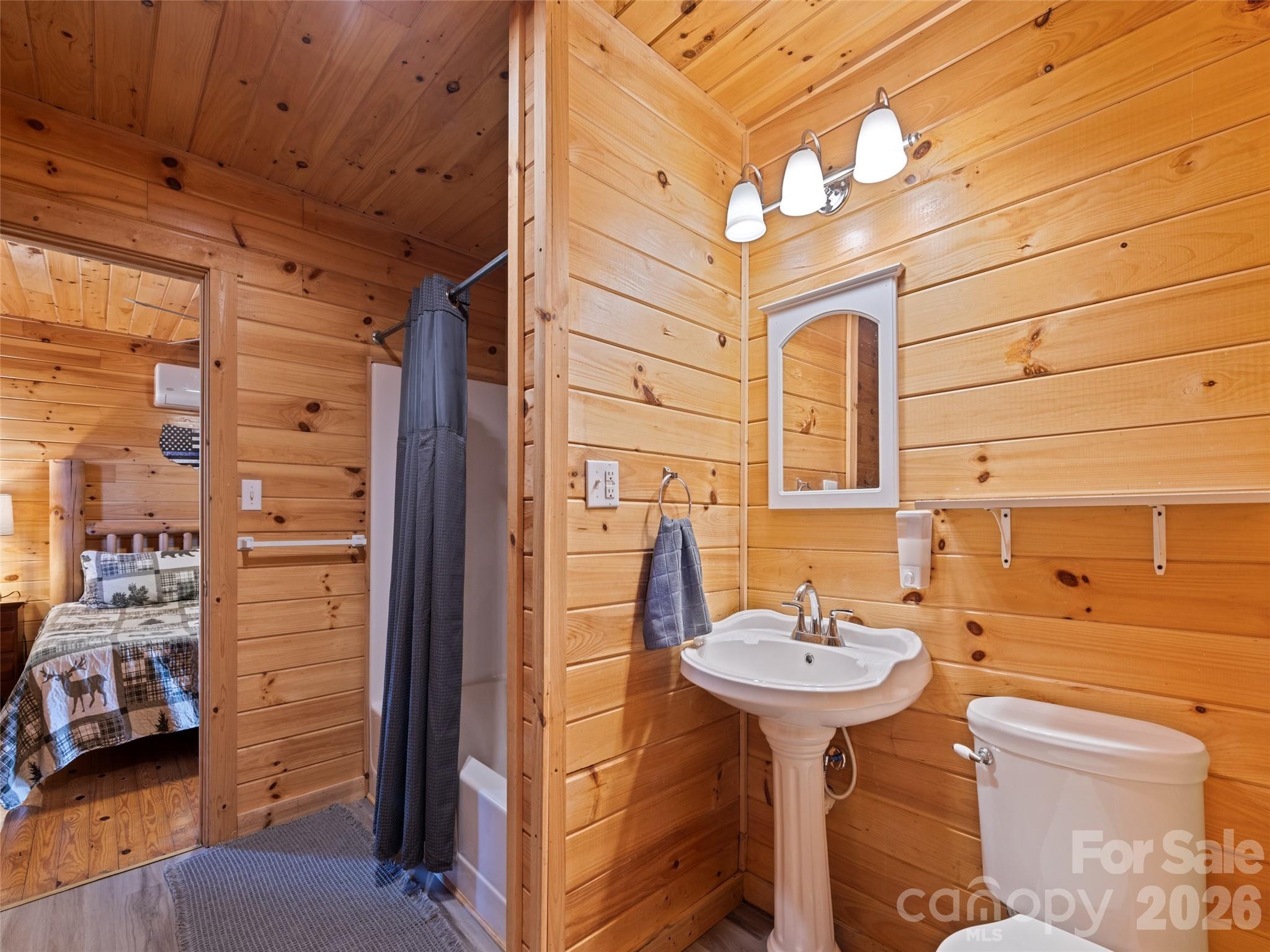 299 Blue Ridge Parkway — Bryson City