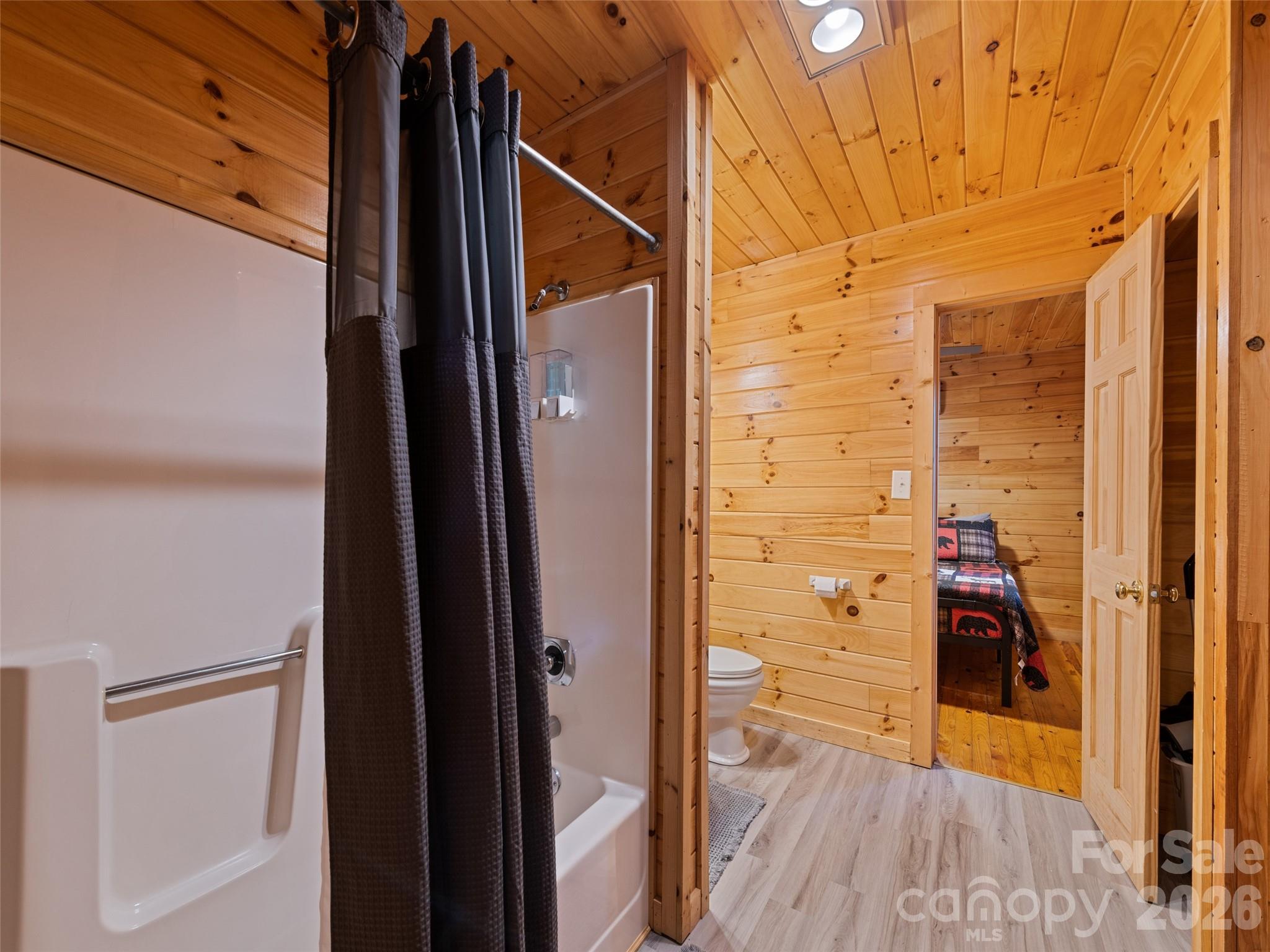 299 Blue Ridge Parkway — Bryson City
