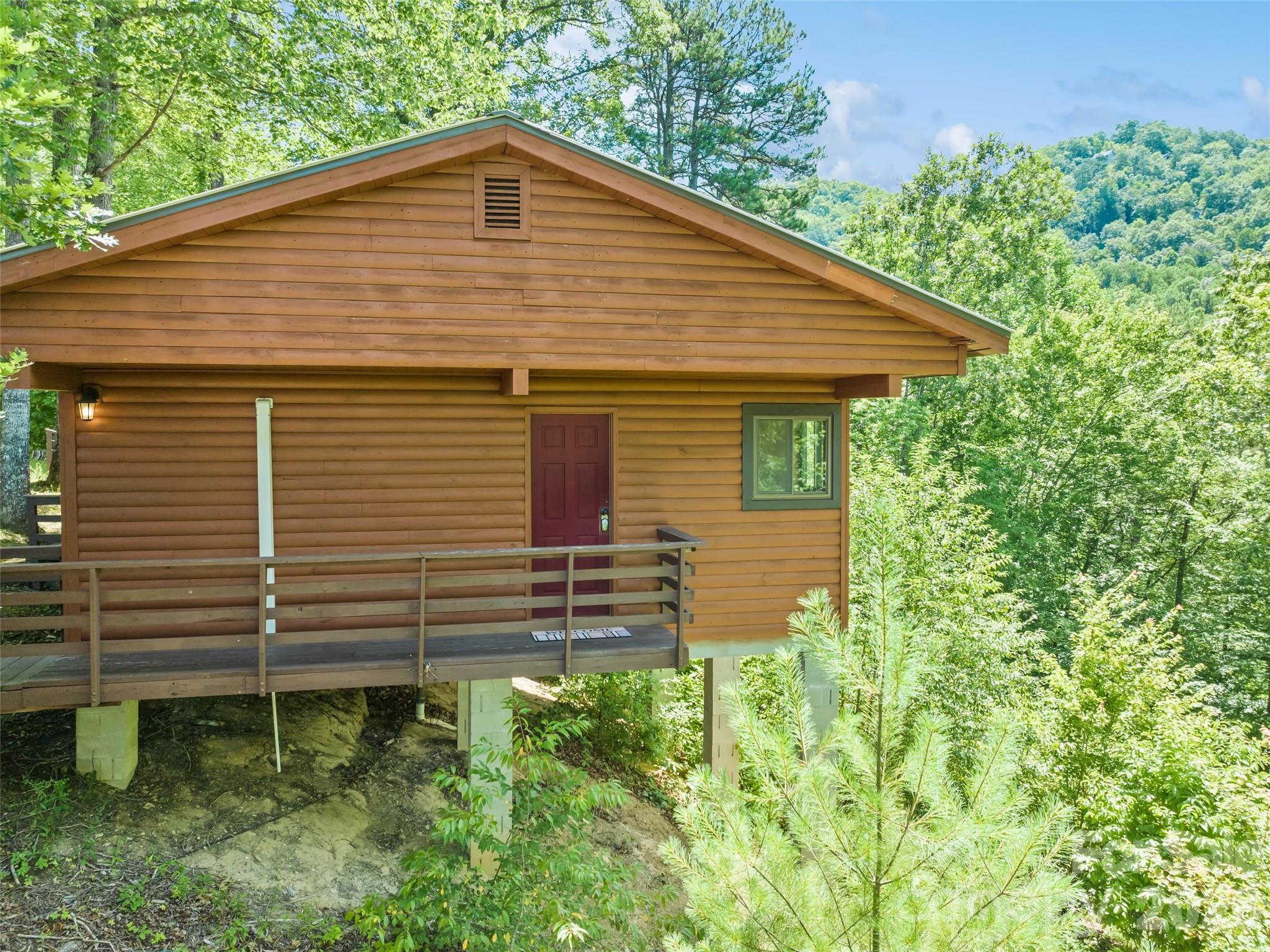 299 Blue Ridge Parkway — Bryson City