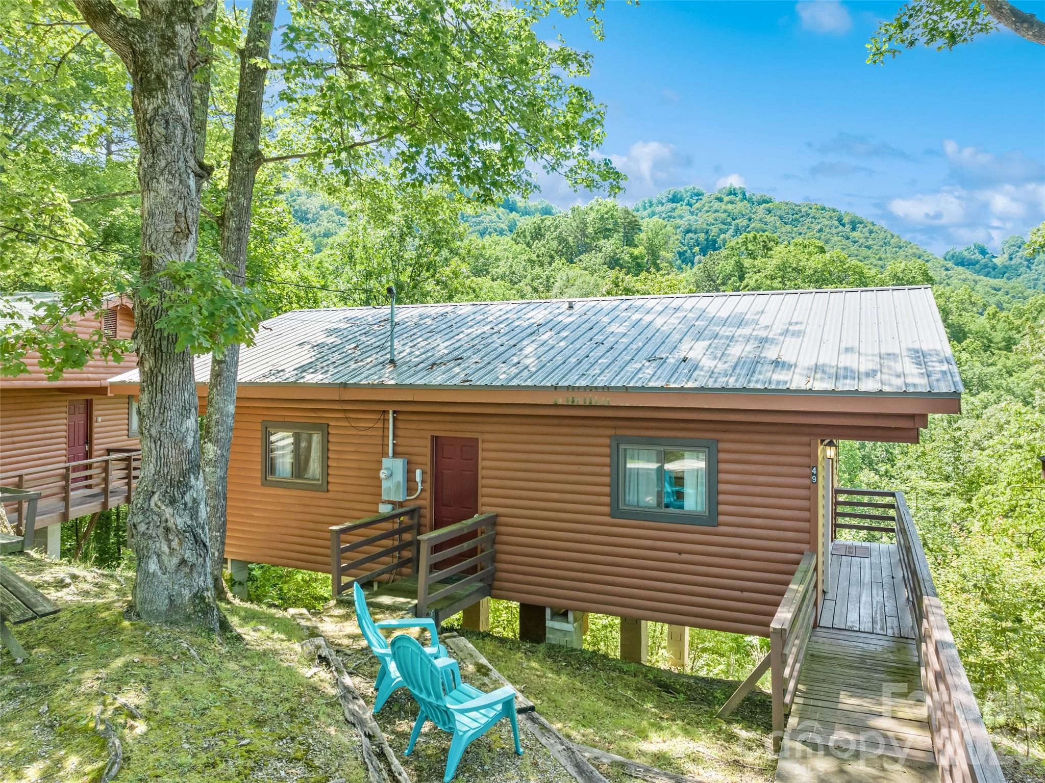 299 Blue Ridge Parkway — Bryson City