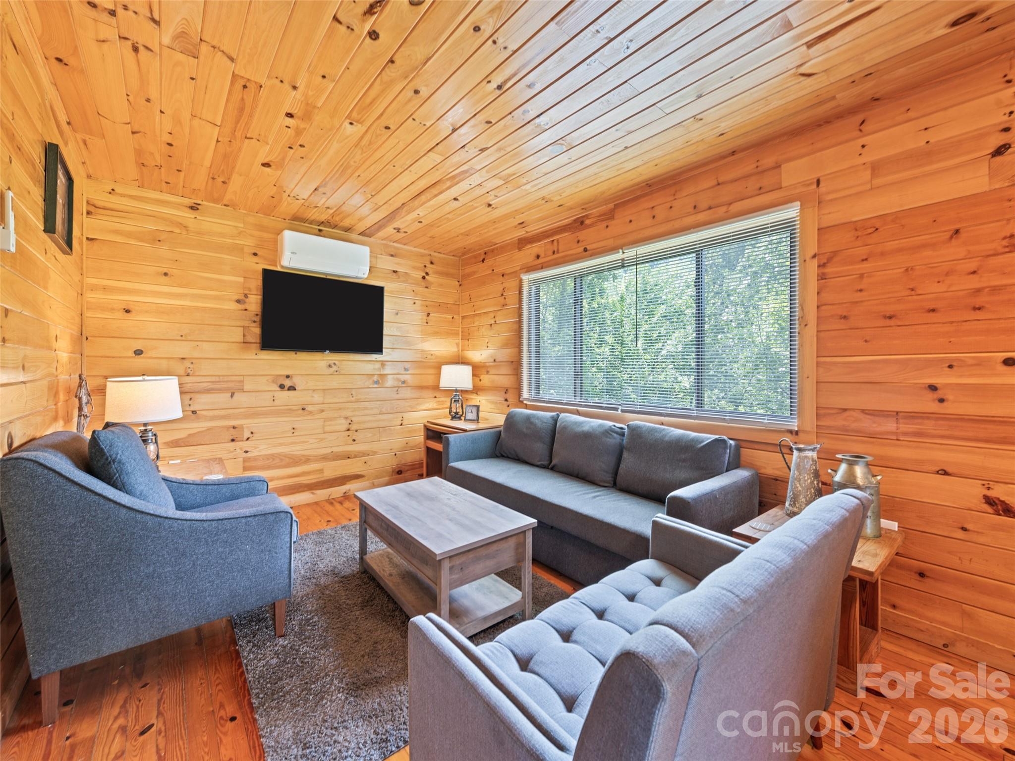 299 Blue Ridge Parkway — Bryson City