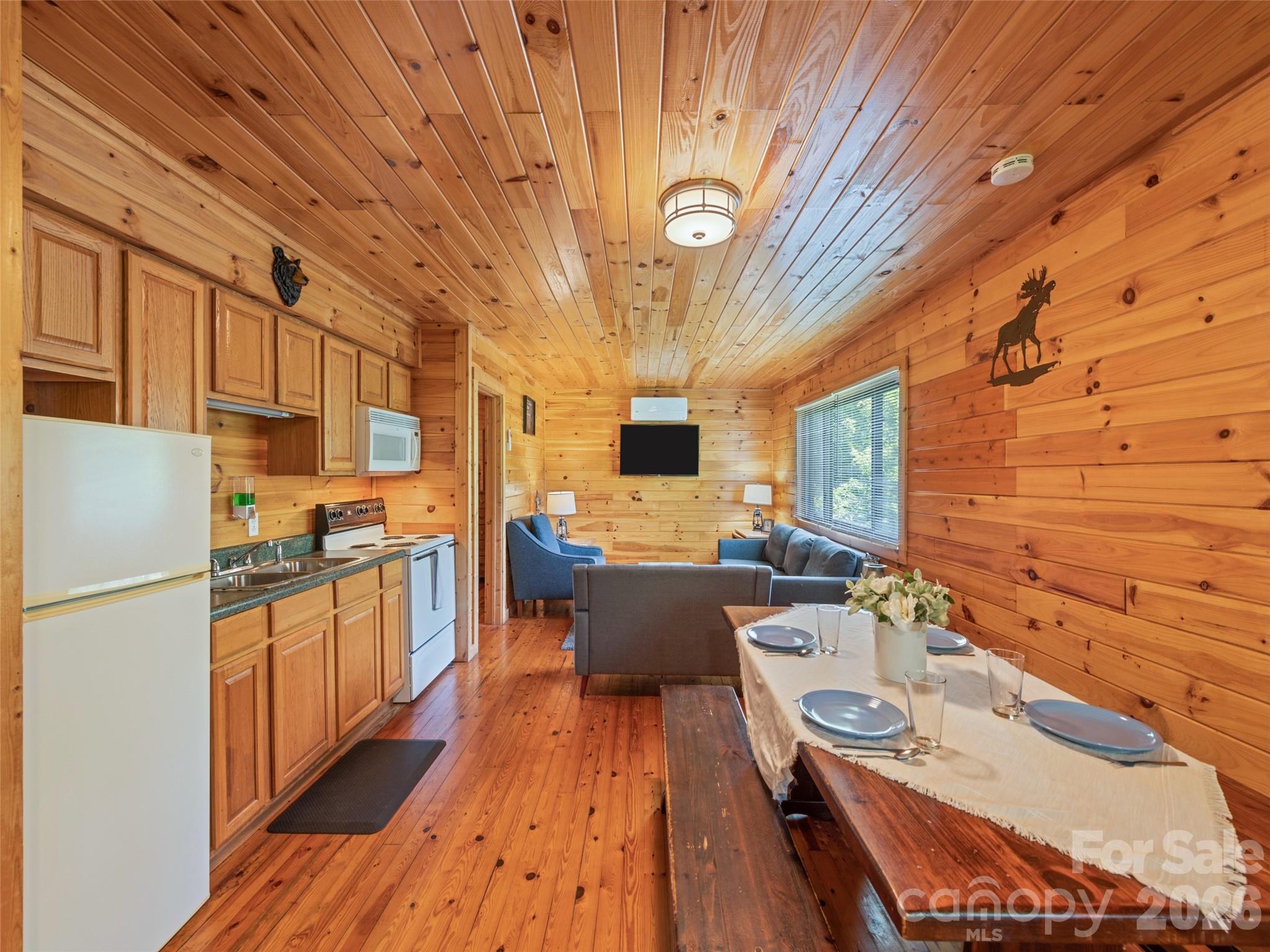 299 Blue Ridge Parkway — Bryson City