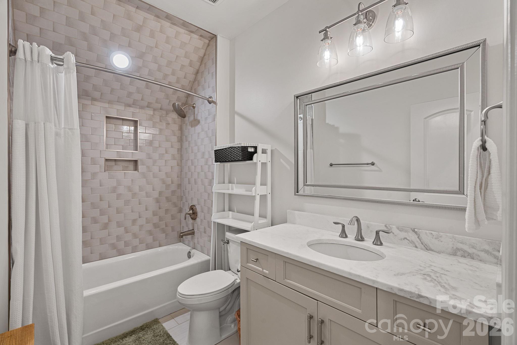 3901 Carmel Acres Drive — Charlotte