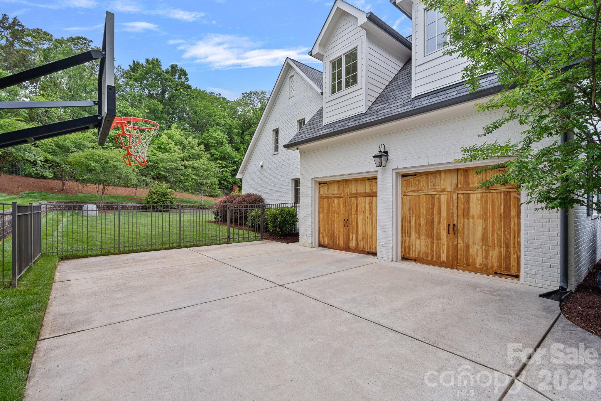 3901 Carmel Acres Drive — Charlotte