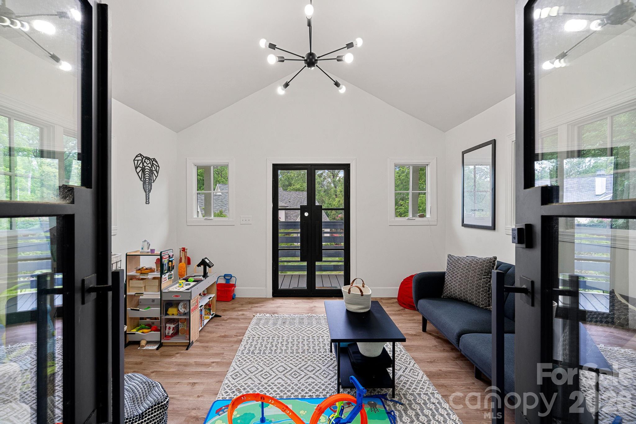 3901 Carmel Acres Drive — Charlotte