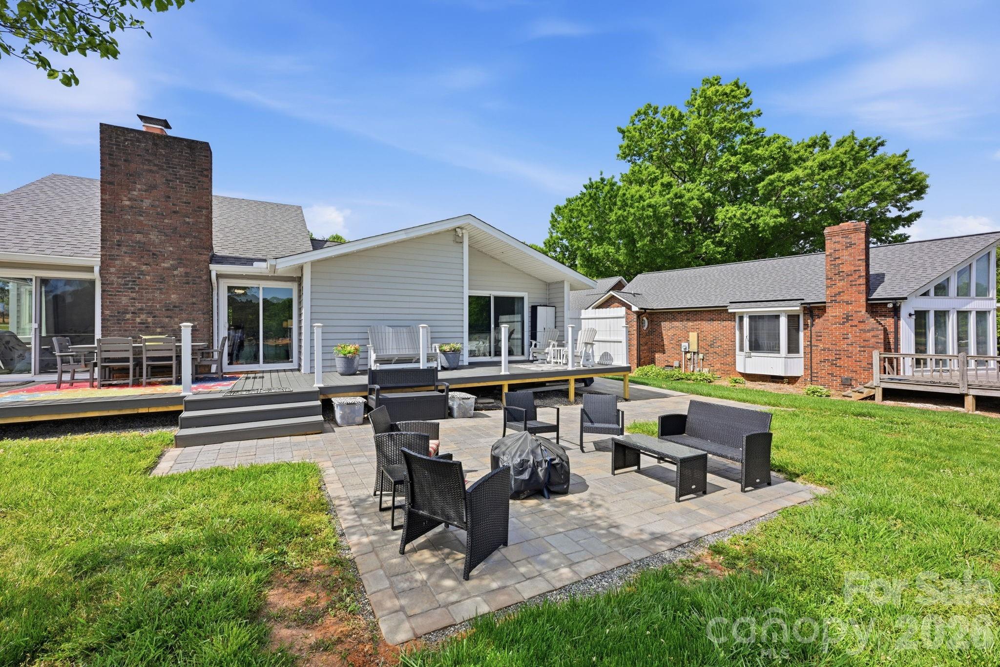 8029 Lucky Creek Lane — Denver