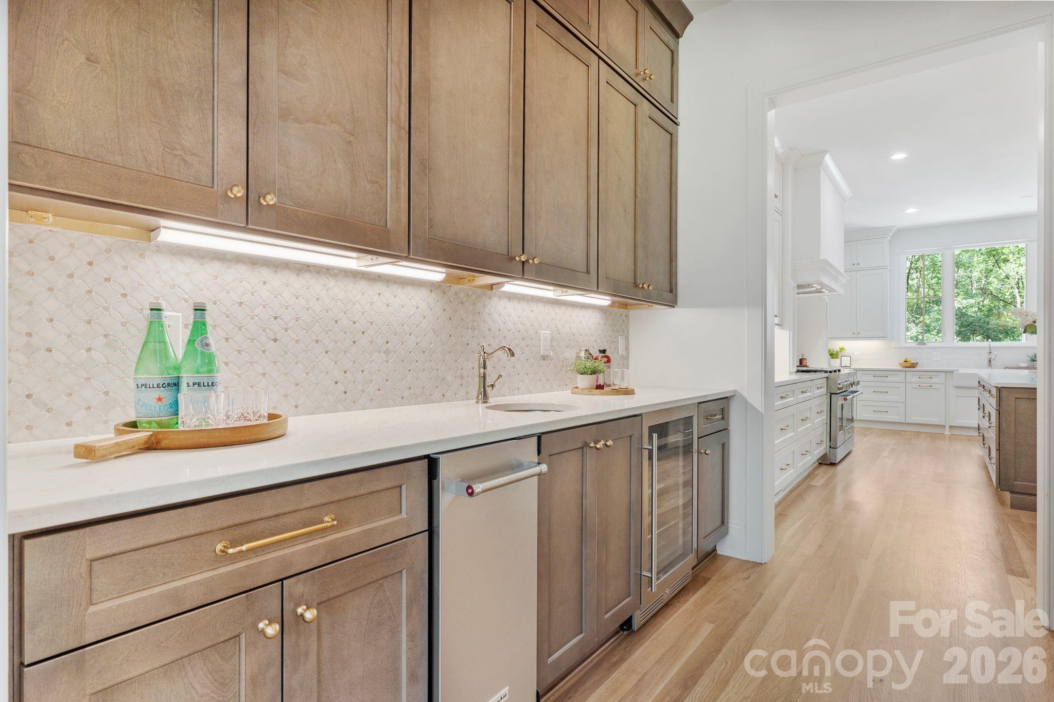 8016 Gulf Creek Road — Lancaster