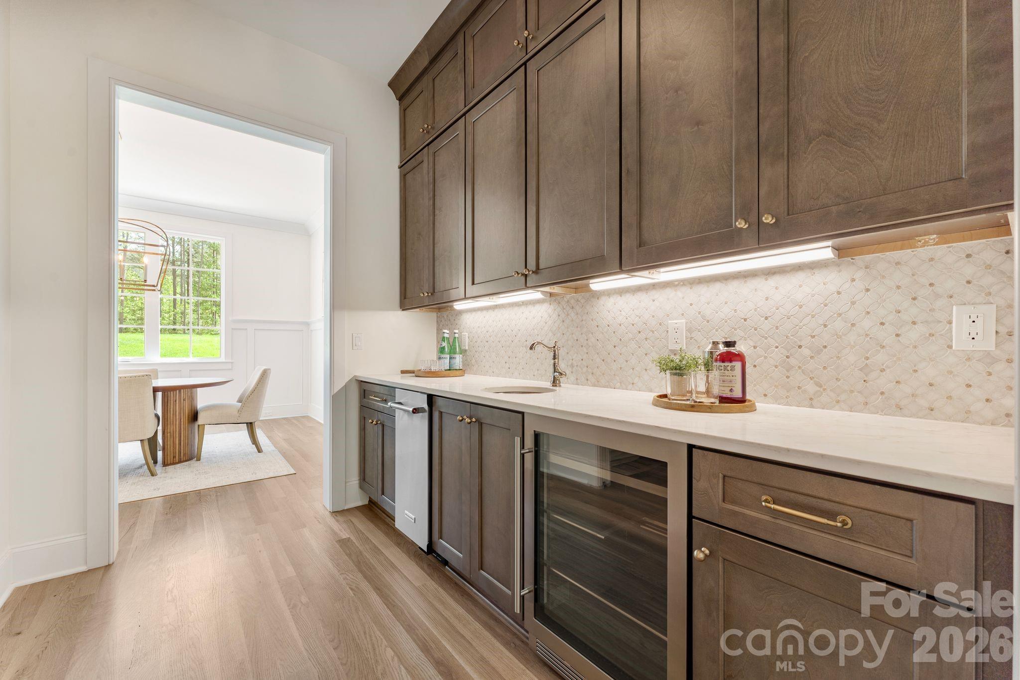 8016 Gulf Creek Road — Lancaster
