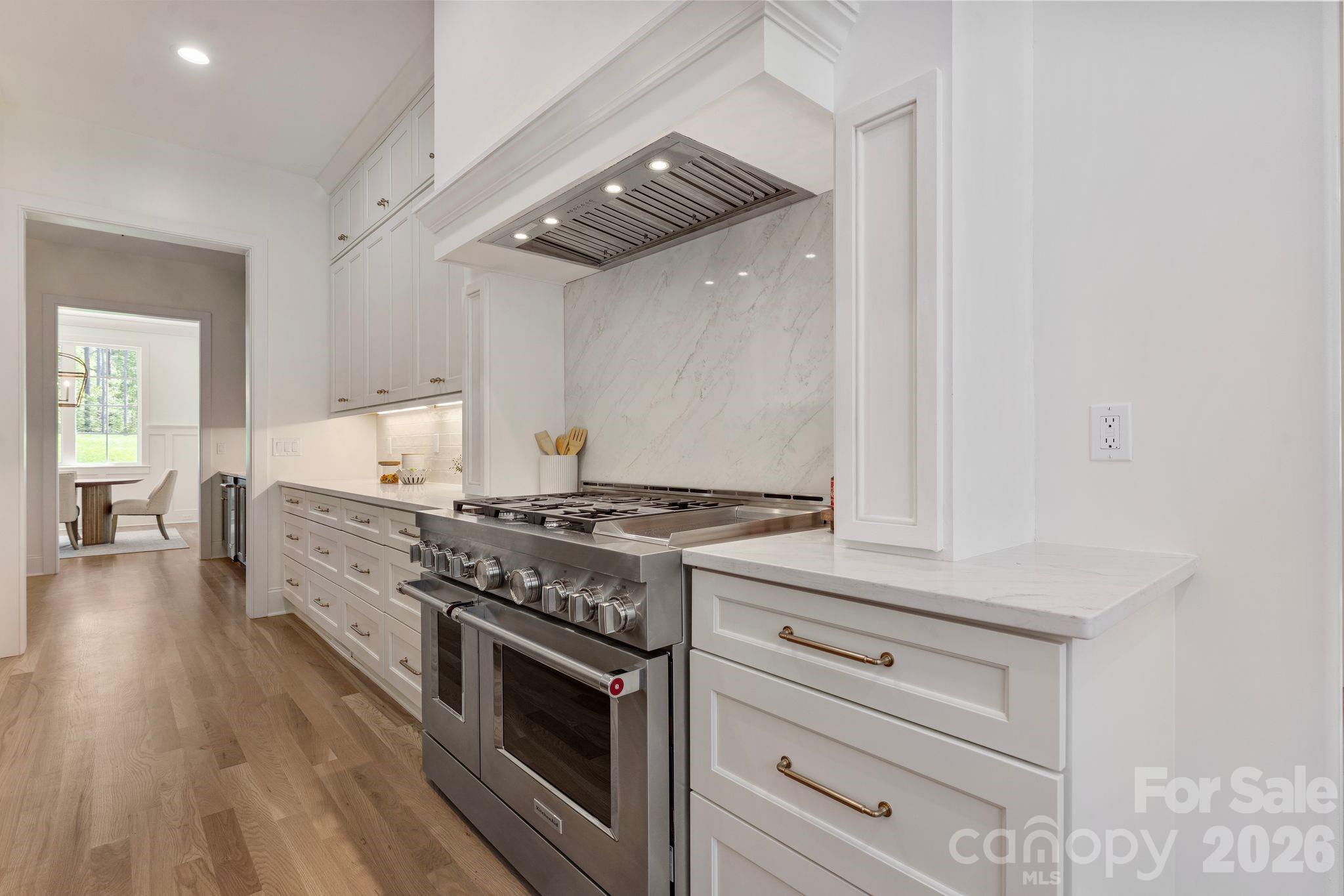 8016 Gulf Creek Road — Lancaster