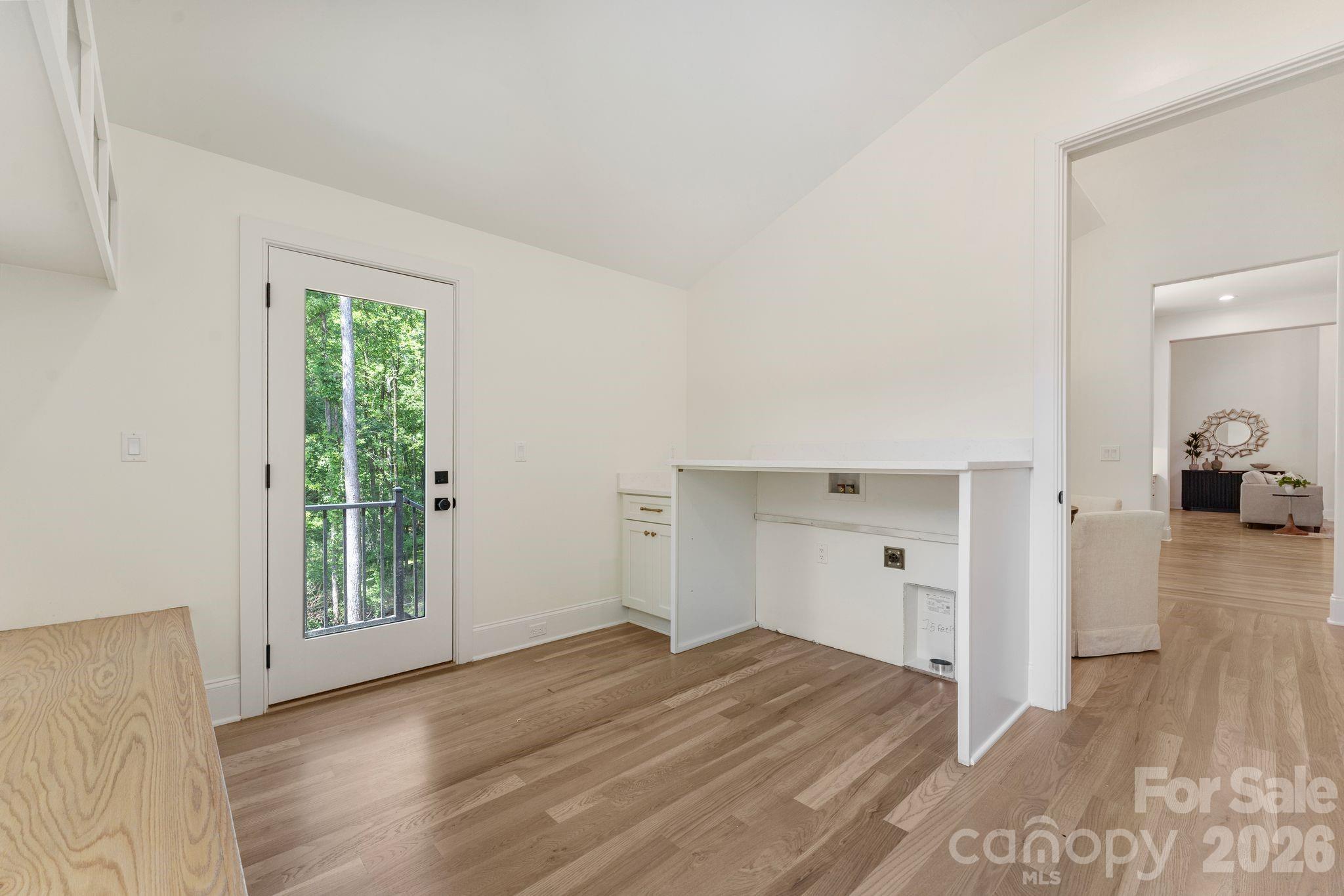 8016 Gulf Creek Road — Lancaster