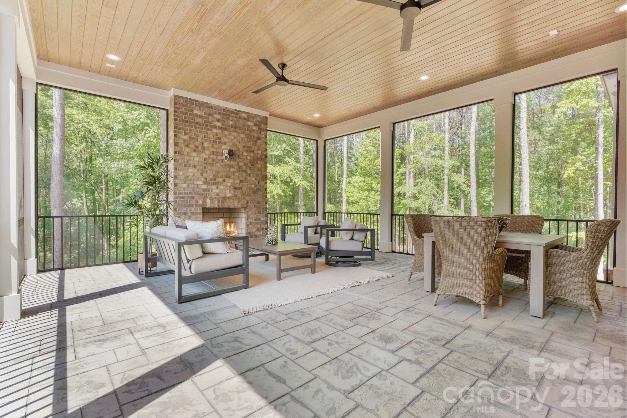 8016 Gulf Creek Road — Lancaster