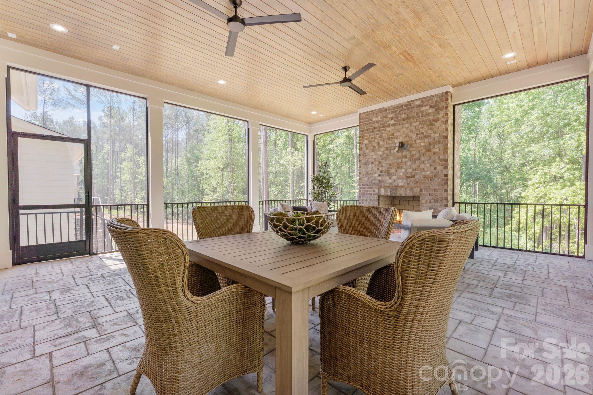 8016 Gulf Creek Road — Lancaster