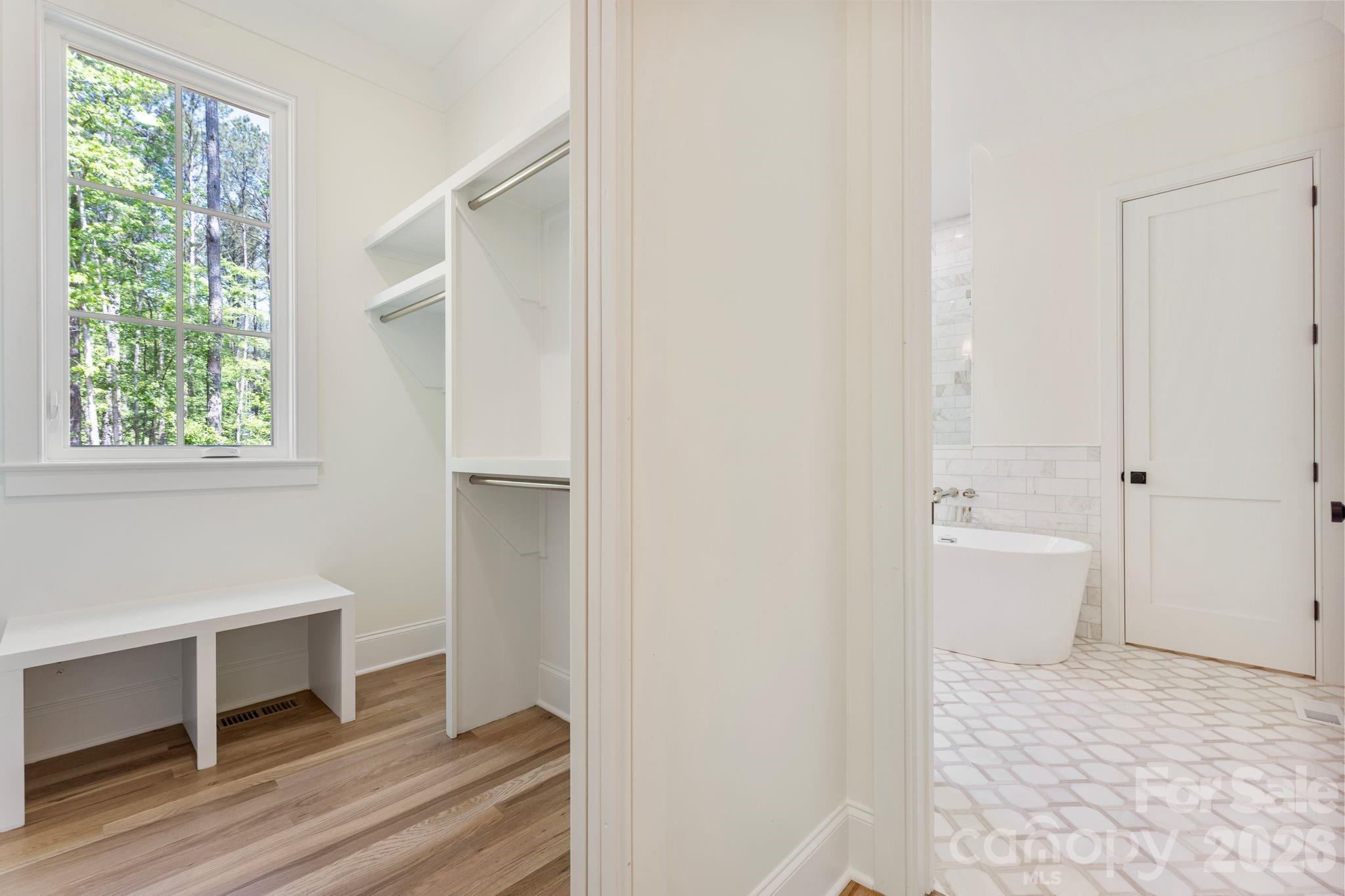 8016 Gulf Creek Road — Lancaster