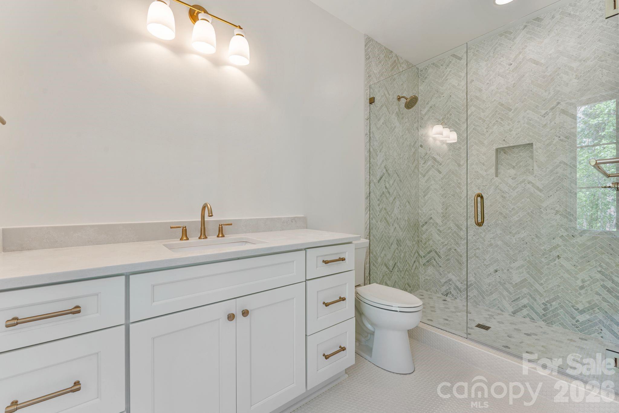8016 Gulf Creek Road — Lancaster