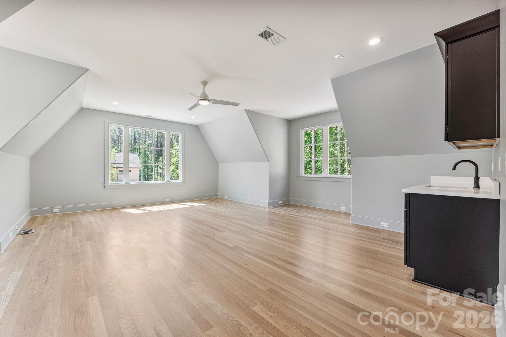 8016 Gulf Creek Road — Lancaster